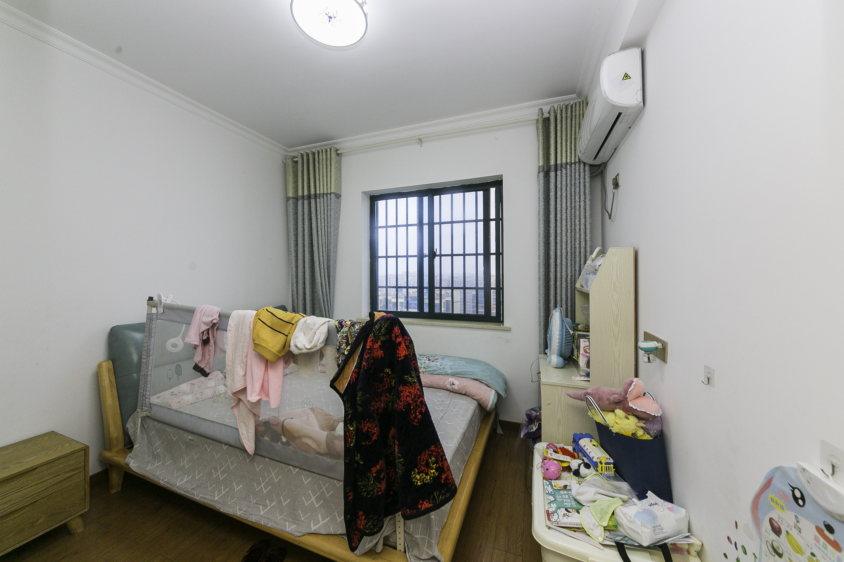 才子嘉都  4室2厅2卫   119.00万卧室