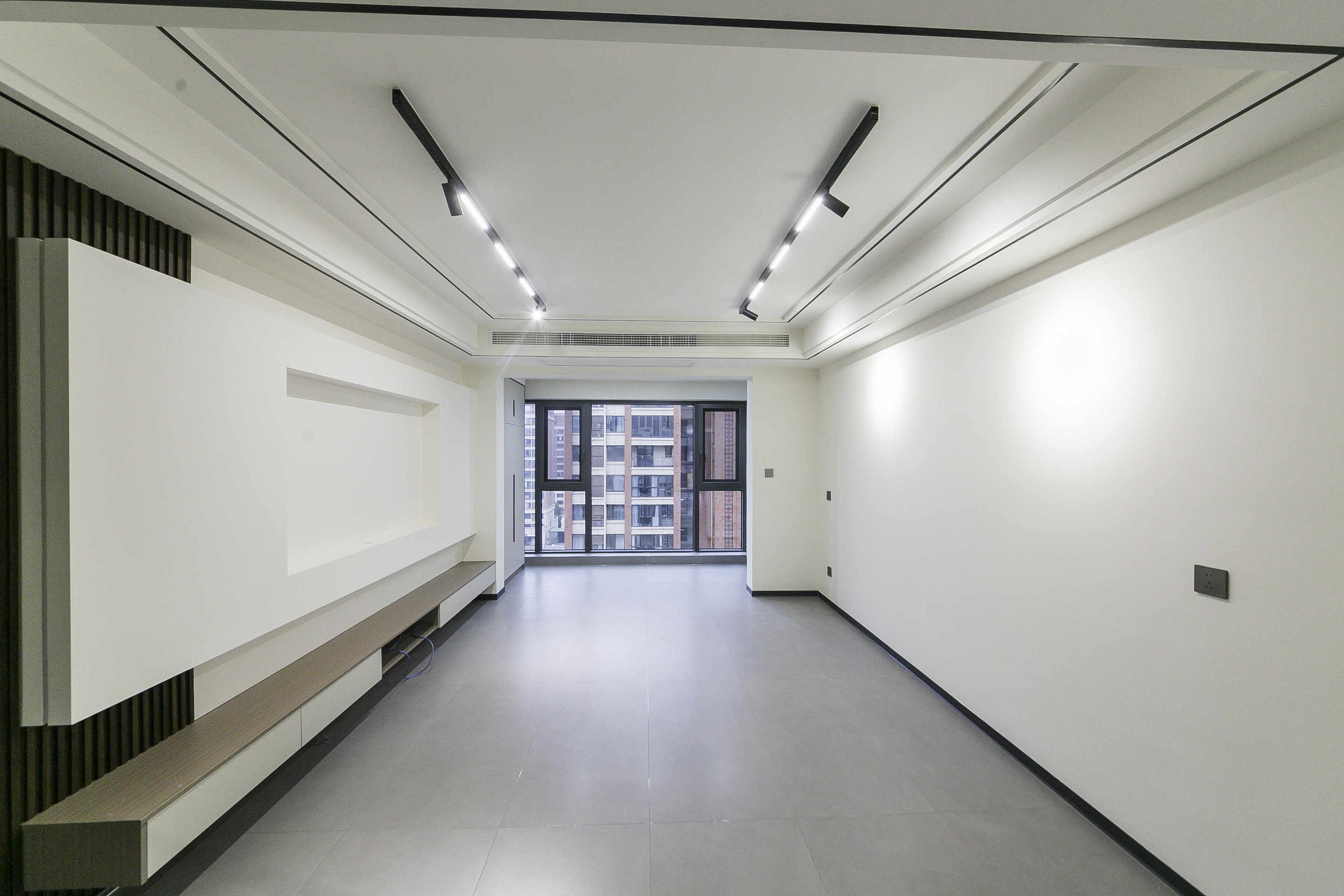 香缇雅苑（鑫远翡丽郡二期）  4室2厅2卫    228.0万客厅