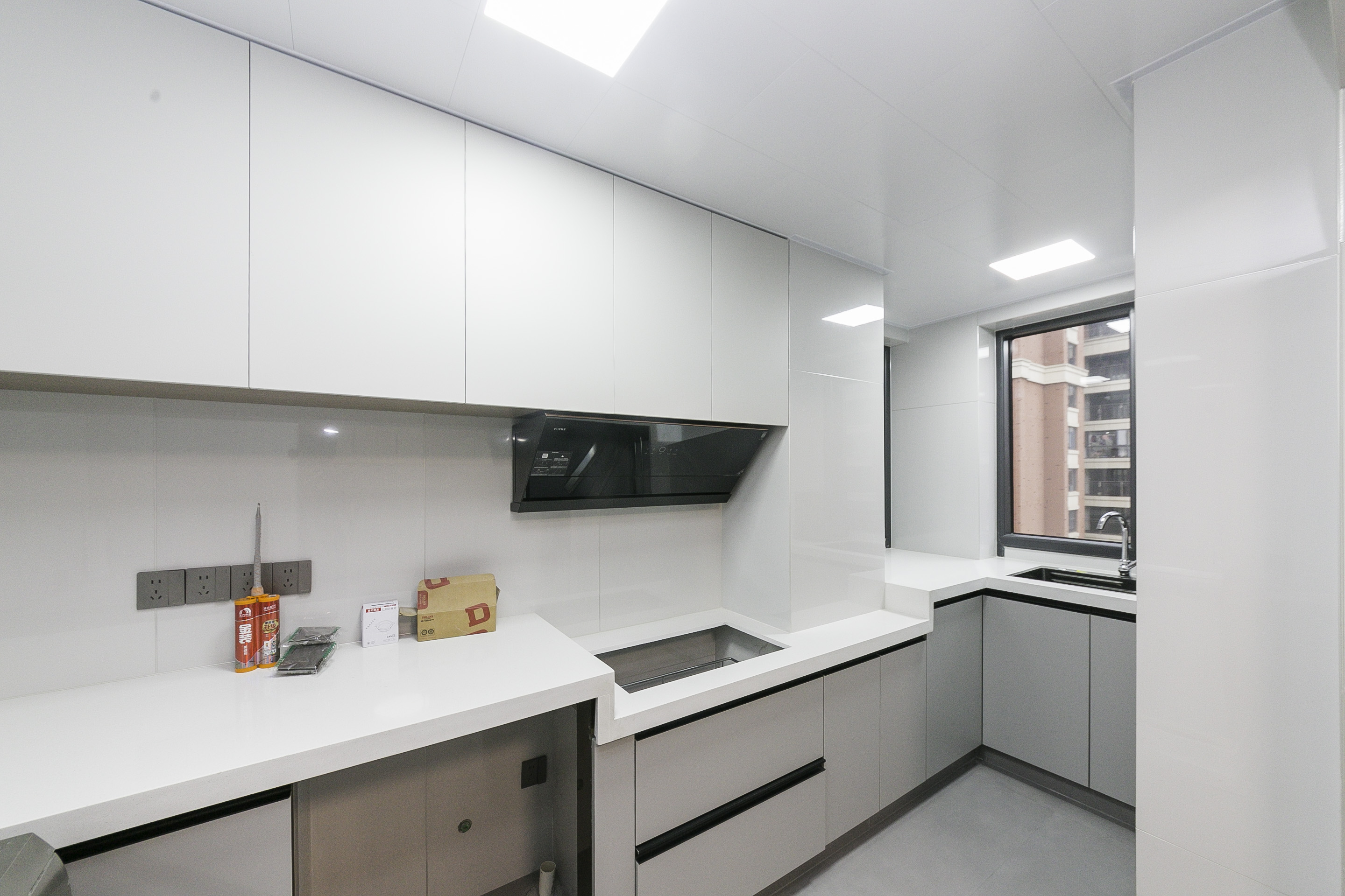 香缇雅苑（鑫远翡丽郡二期）  4室2厅2卫    228.0万厨房