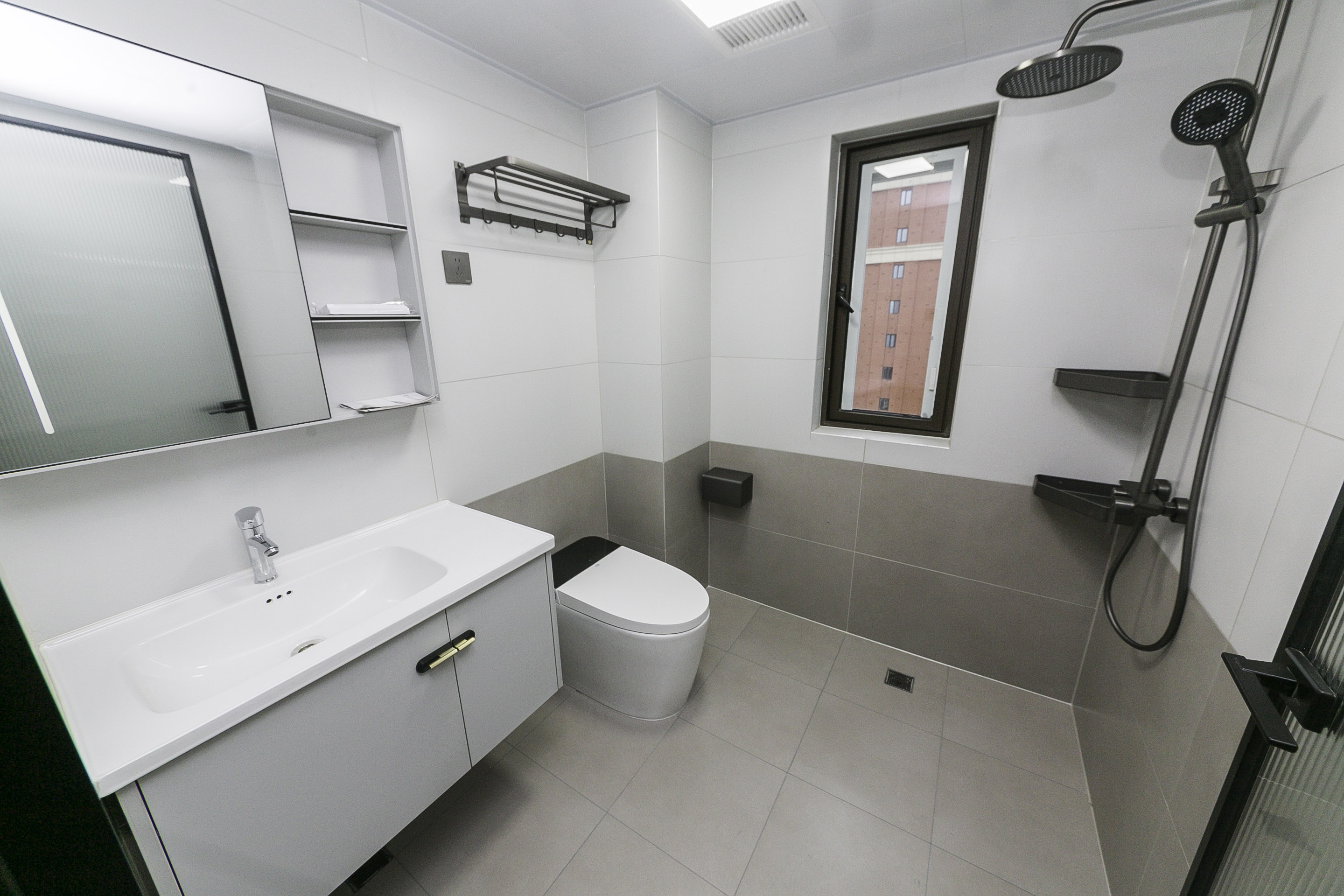 香缇雅苑（鑫远翡丽郡二期）  4室2厅2卫    228.0万卫生间