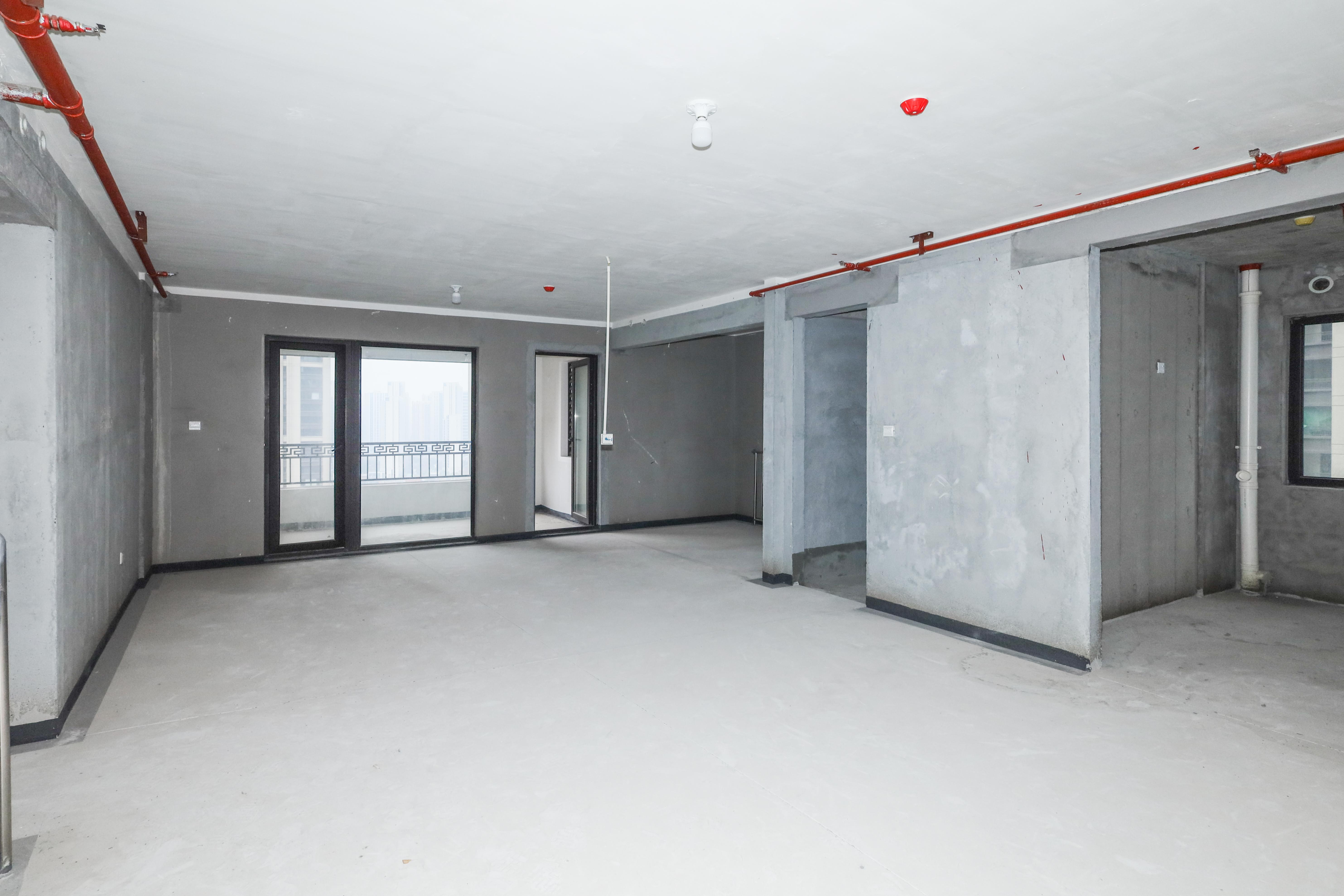 建发央著  5室2厅2卫   320.00万客厅