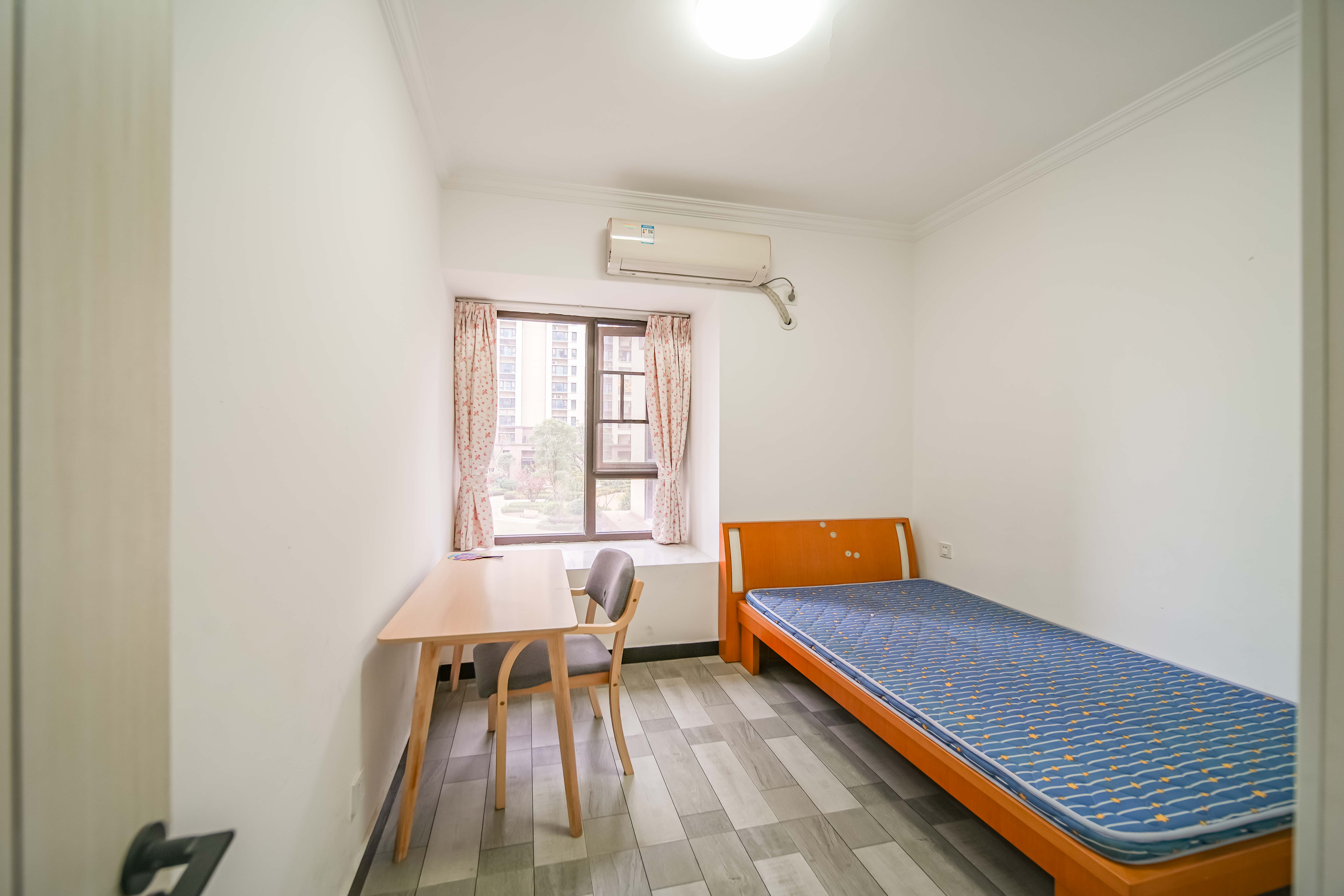 蓝光雍锦半岛 3室2厅1卫 85.0万 蓝光雍锦半岛 3室2厅1卫 85.0万卧室