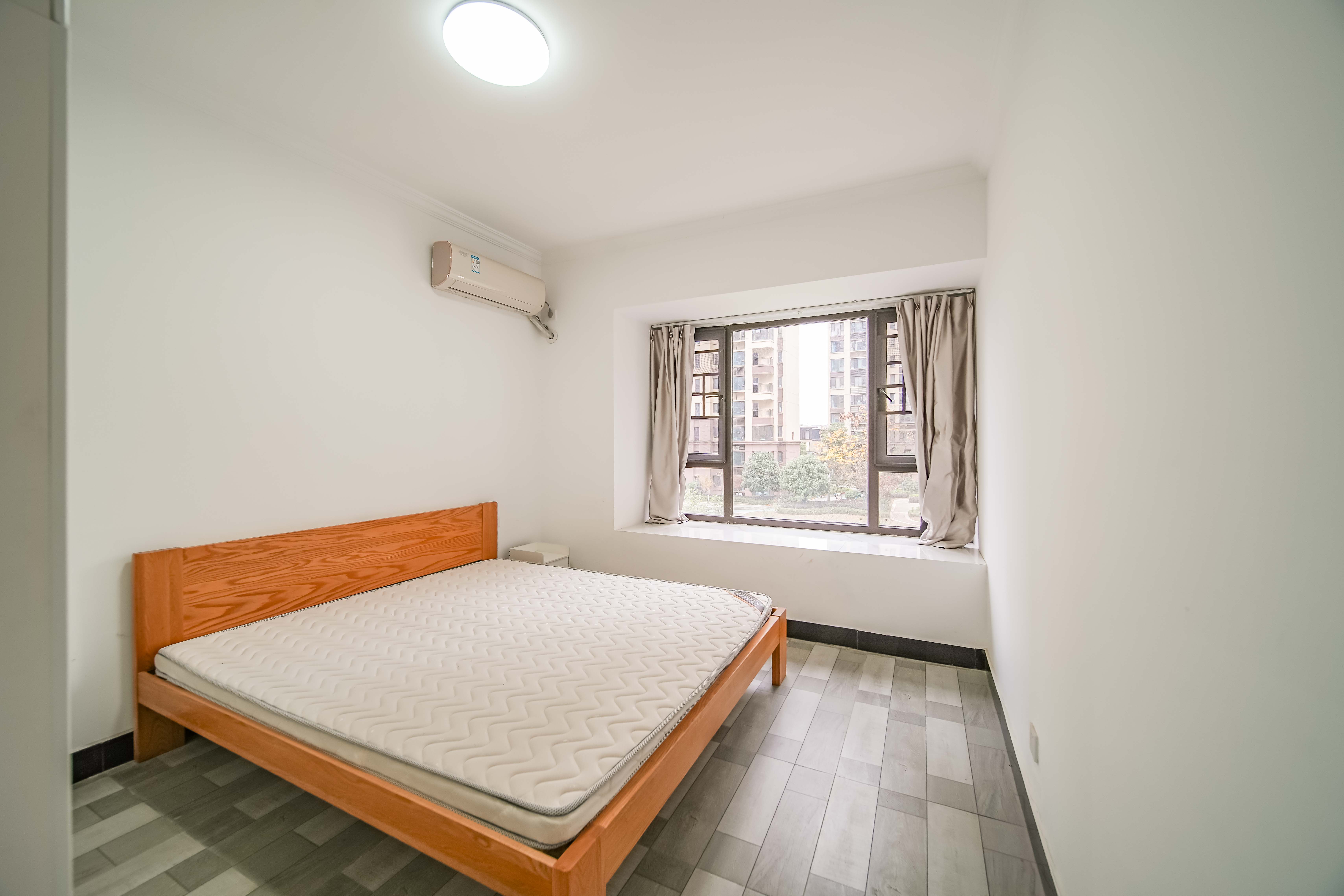 蓝光雍锦半岛 3室2厅1卫 85.0万 蓝光雍锦半岛 3室2厅1卫 85.0万卧室