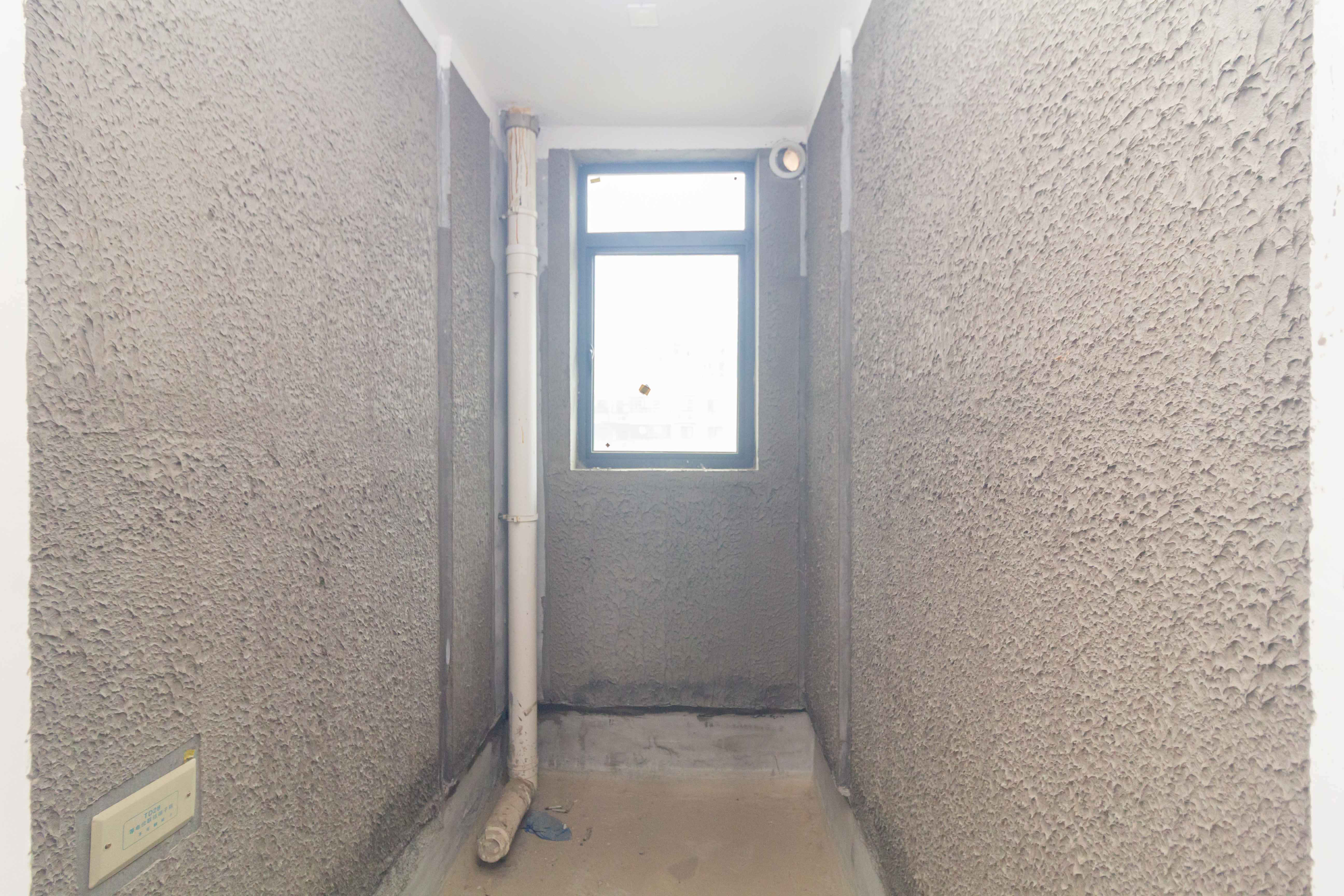 中国铁建国际城二期  4室2厅1卫   97.80万卫生间