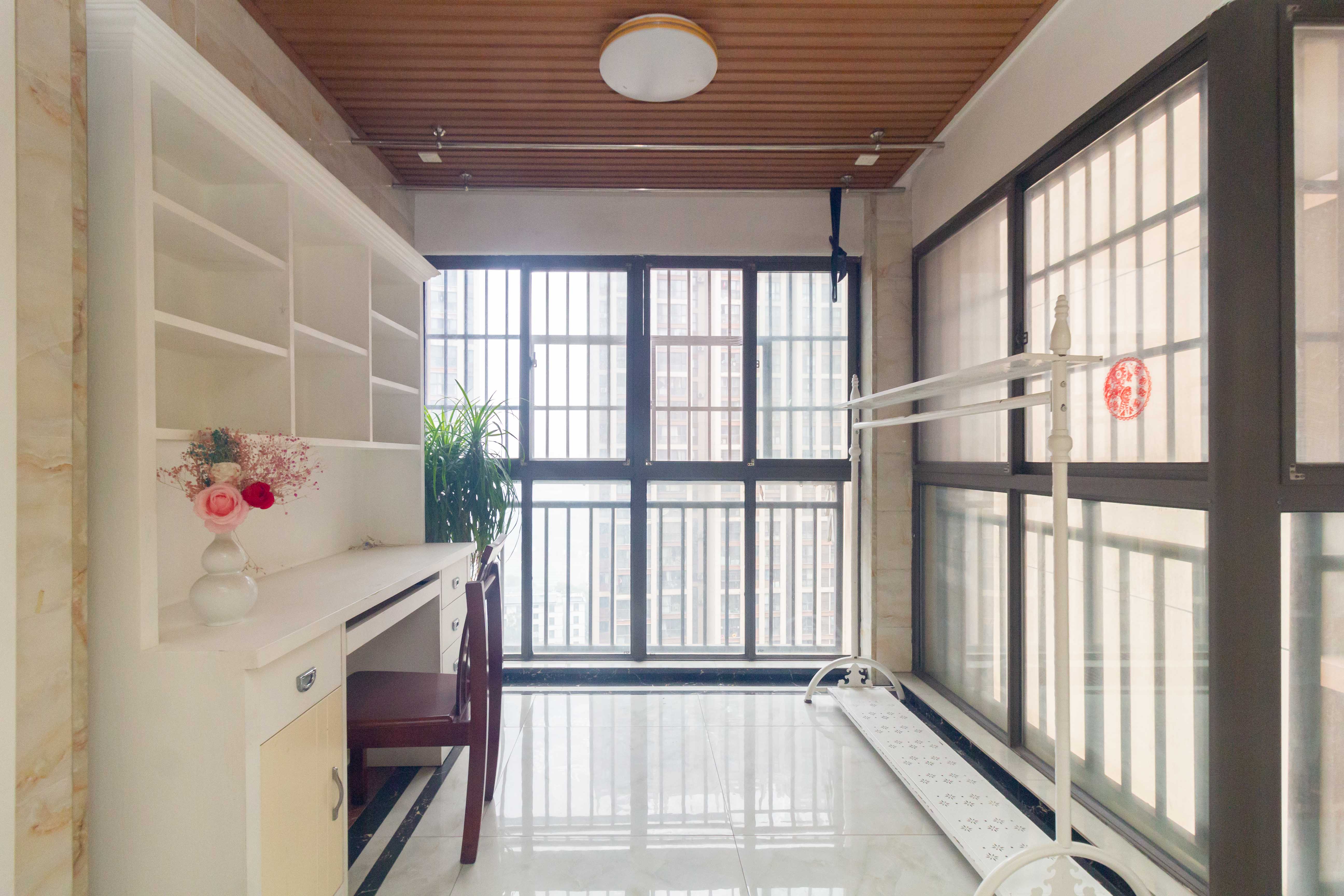 旭辉华庭 4室2厅2卫 100.0万 旭辉华庭 4室2厅2卫 100.0万阳台