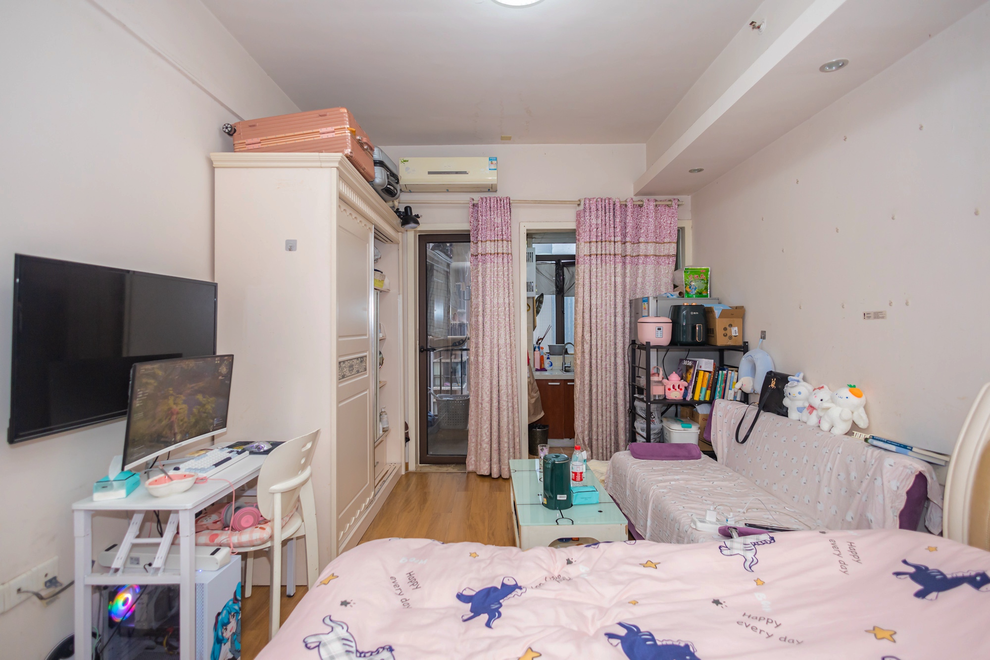 水岸世景  1室1厅1卫    21.8万 水岸世景  1室1厅1卫    21.8万客厅