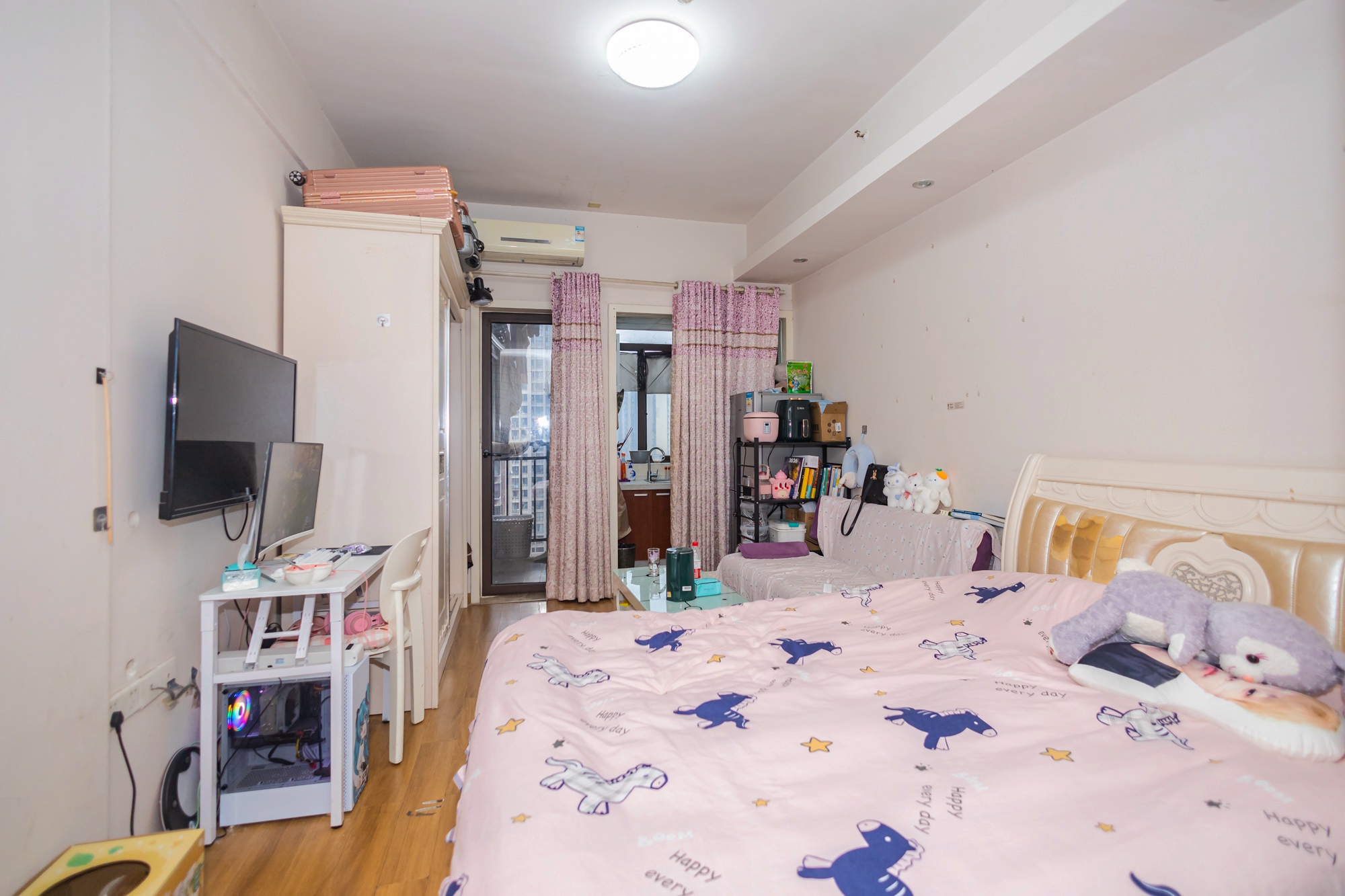 水岸世景  1室1厅1卫    21.8万 水岸世景  1室1厅1卫    21.8万客厅