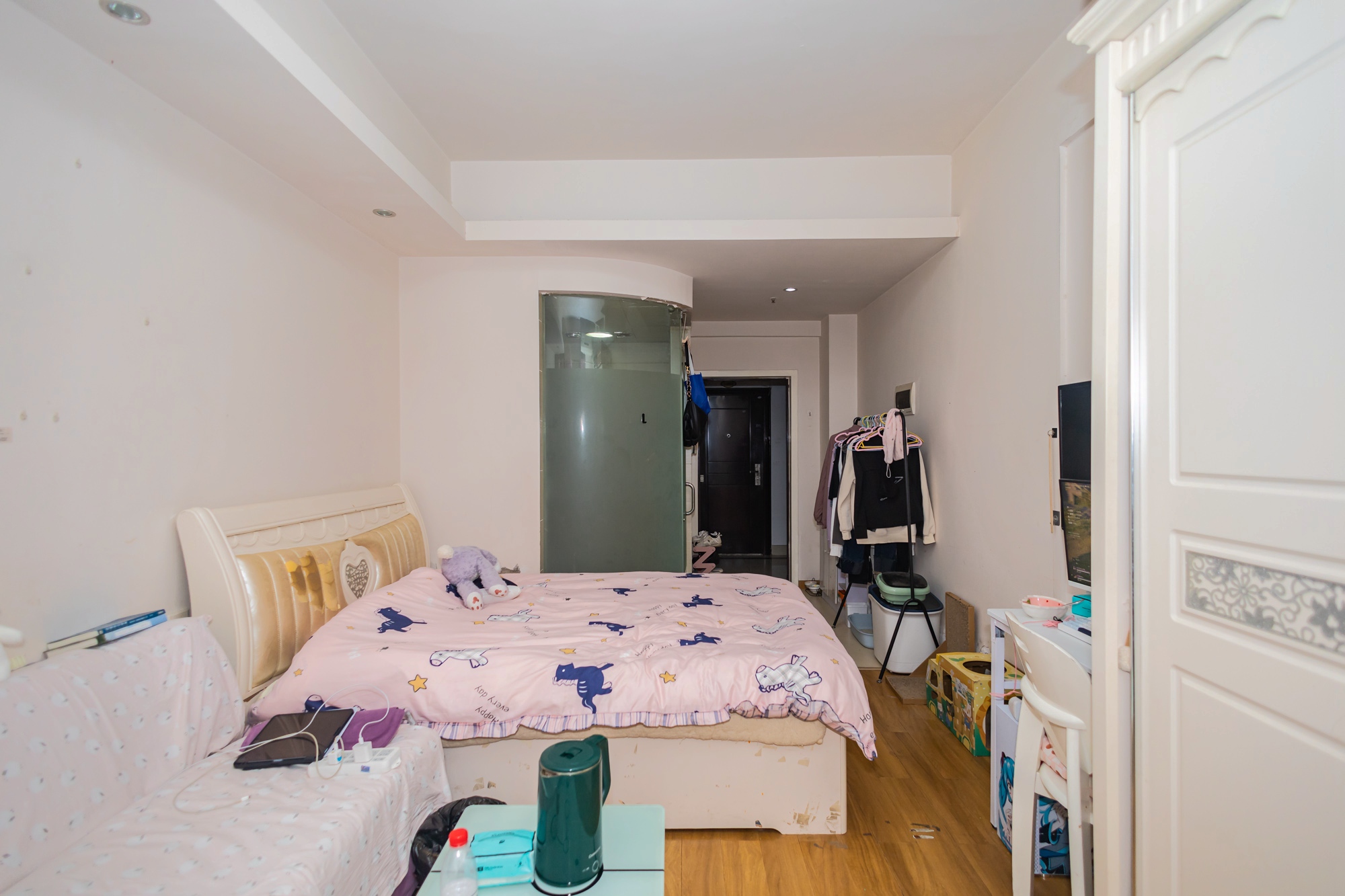 水岸世景  1室1厅1卫    21.8万 水岸世景  1室1厅1卫    21.8万客厅