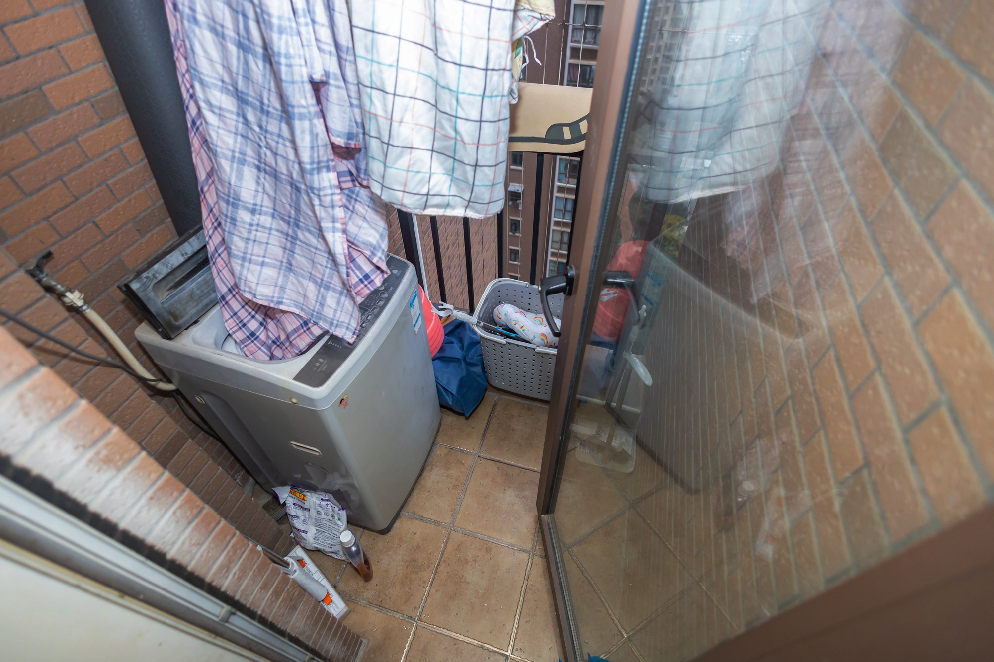 水岸世景  1室1厅1卫    21.8万 水岸世景  1室1厅1卫    21.8万阳台