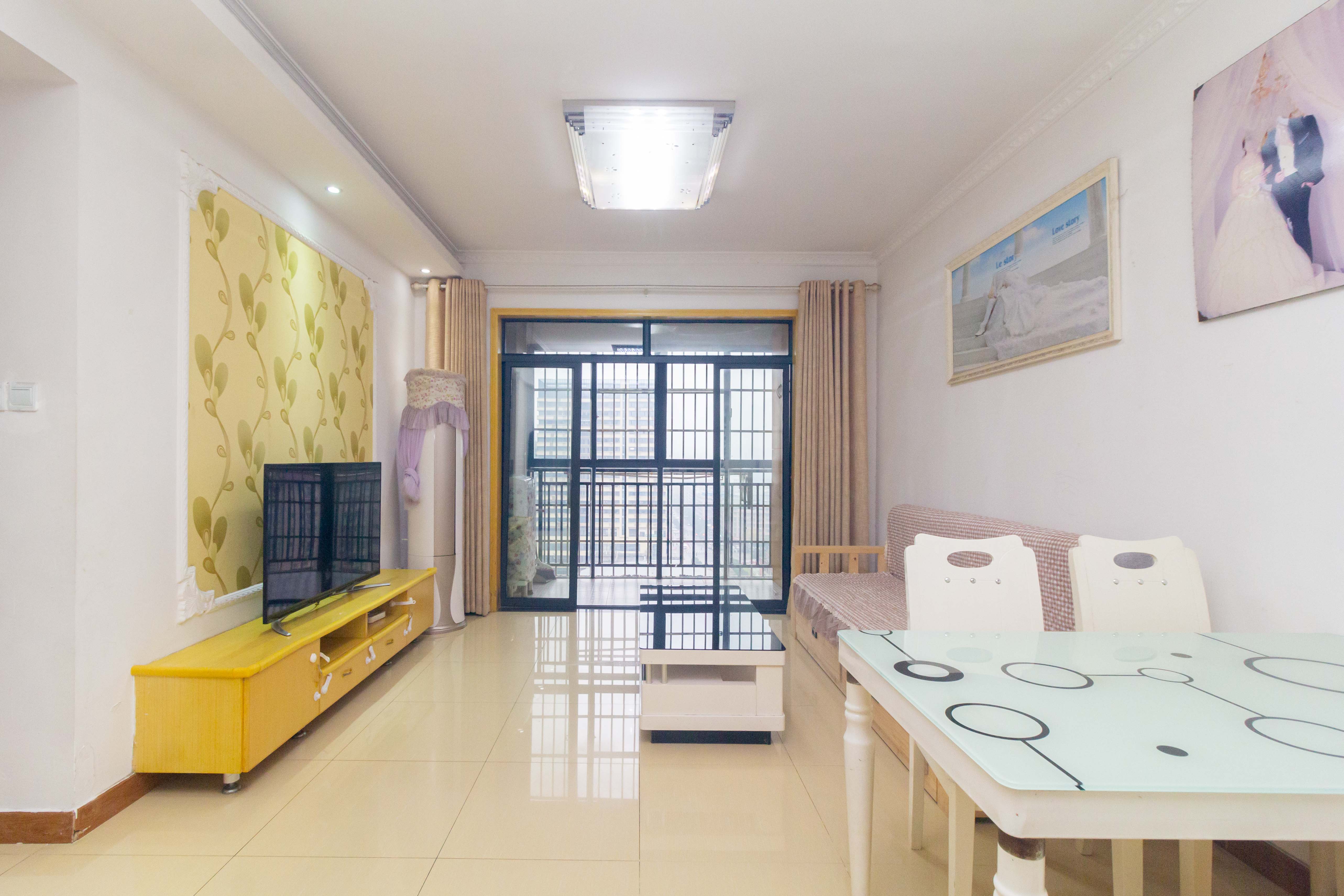 高林仕家 2室2厅1卫 50.0万 高林仕家 2室2厅1卫 50.0万客厅