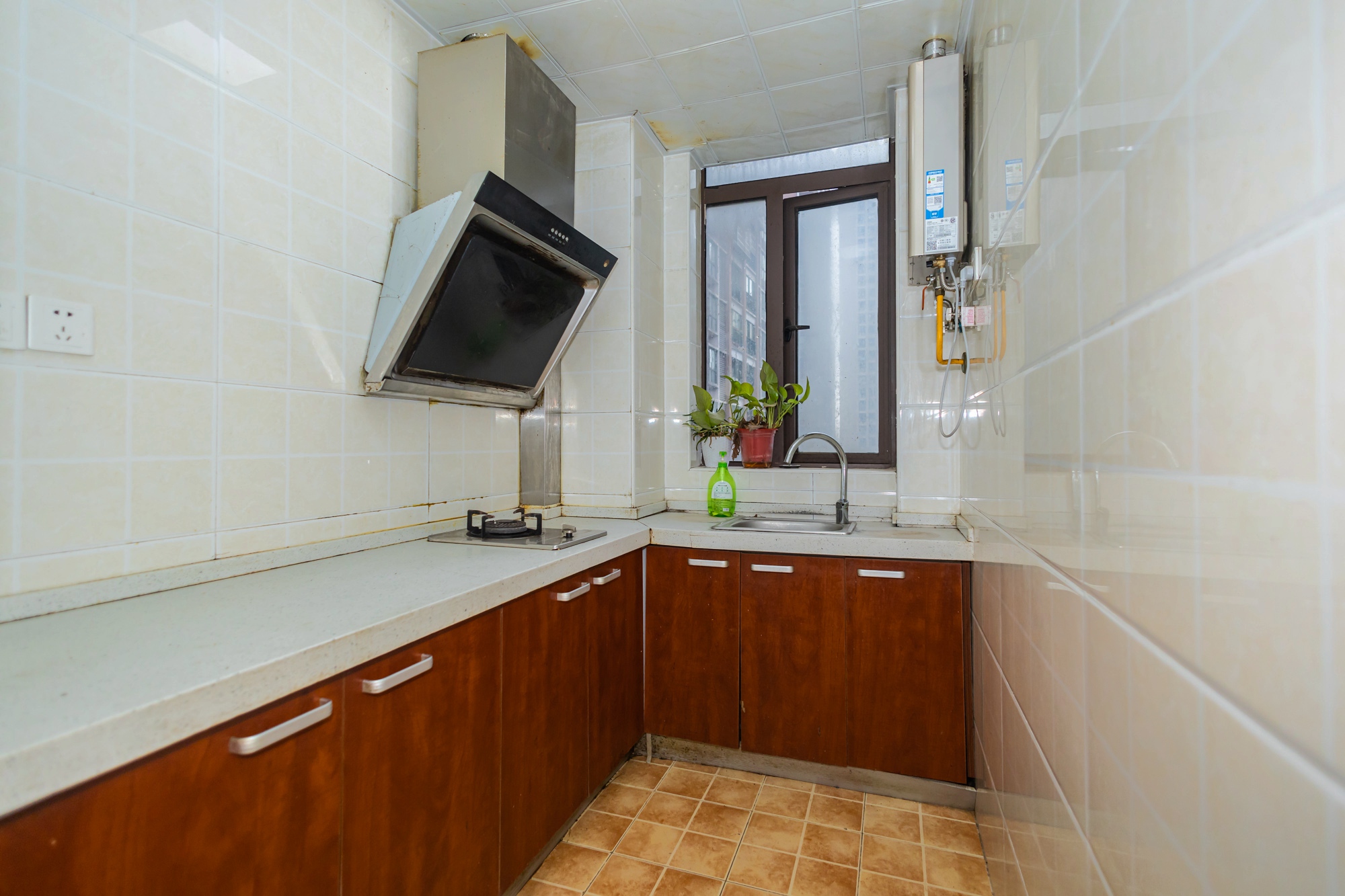 水岸世景 2室1厅1卫 53.00万 水岸世景 2室1厅1卫 53.00万厨房