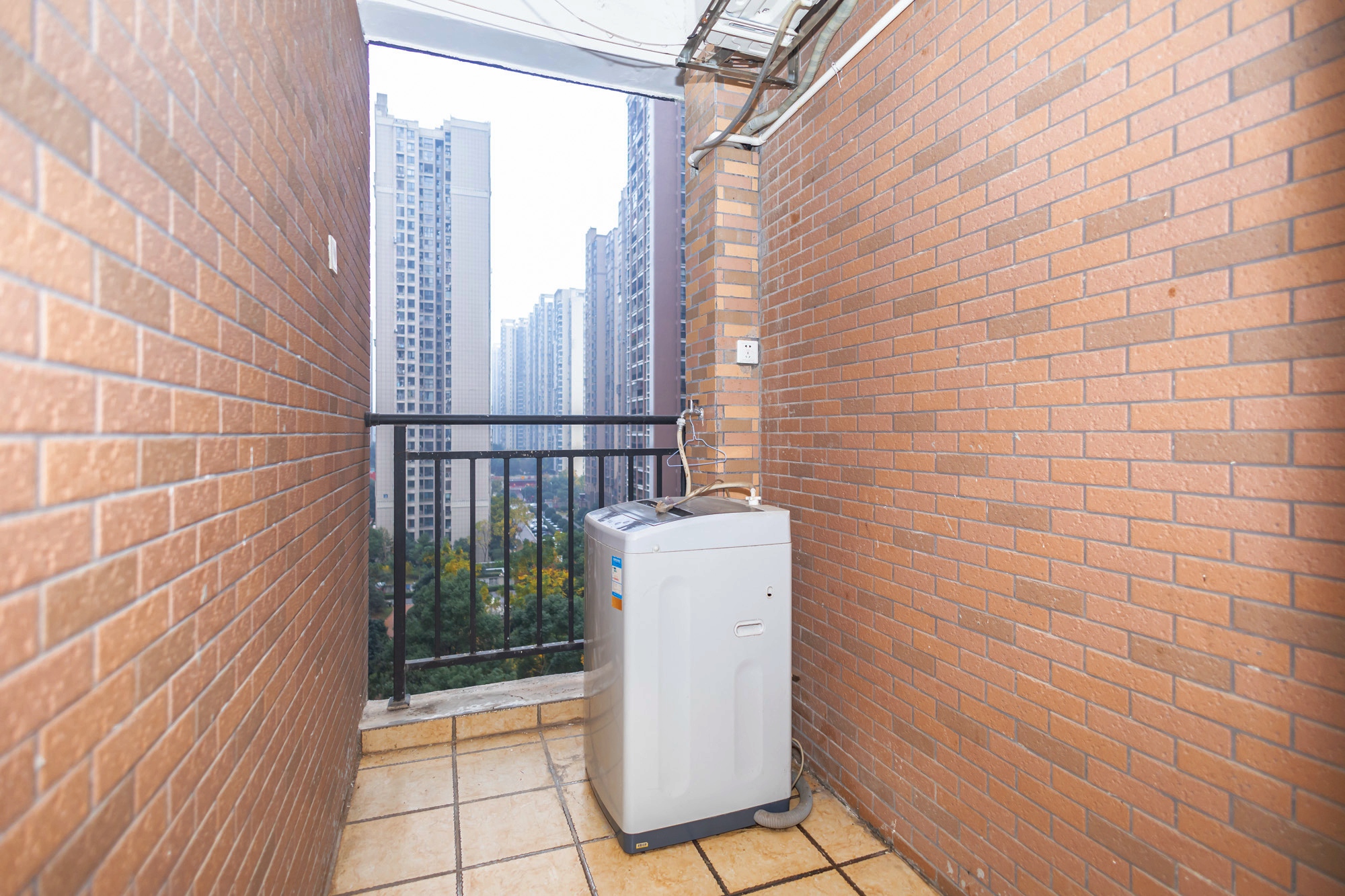 水岸世景 2室1厅1卫 53.00万 水岸世景 2室1厅1卫 53.00万阳台