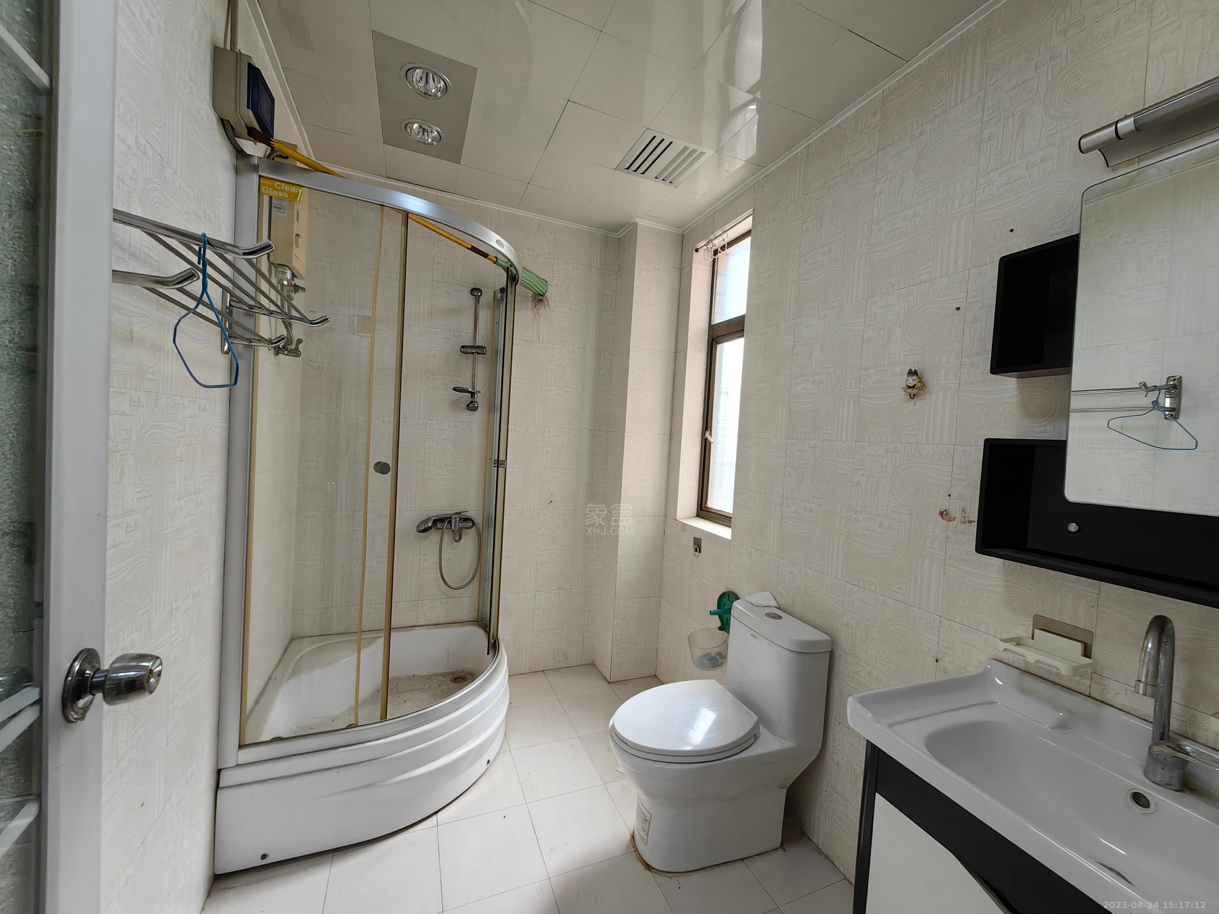 楚天花园 3室2厅2卫 60.0万 楚天花园 3室2厅2卫 60.0万室内图