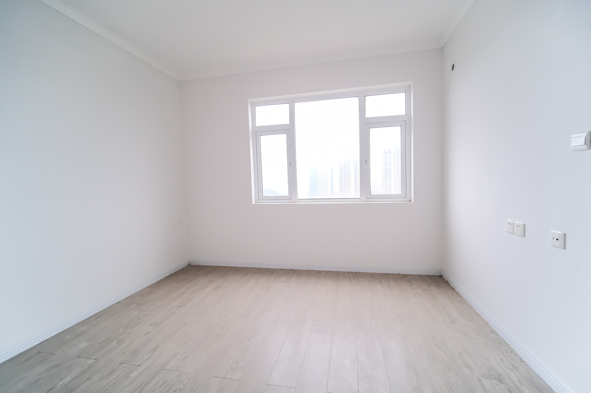 三一街区 3室2厅2卫 62.8万 三一街区 3室2厅2卫 62.8万卧室