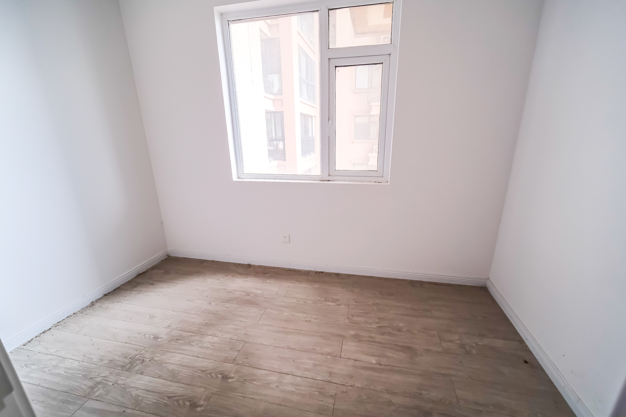 三一街区 3室2厅2卫 62.8万 三一街区 3室2厅2卫 62.8万卧室