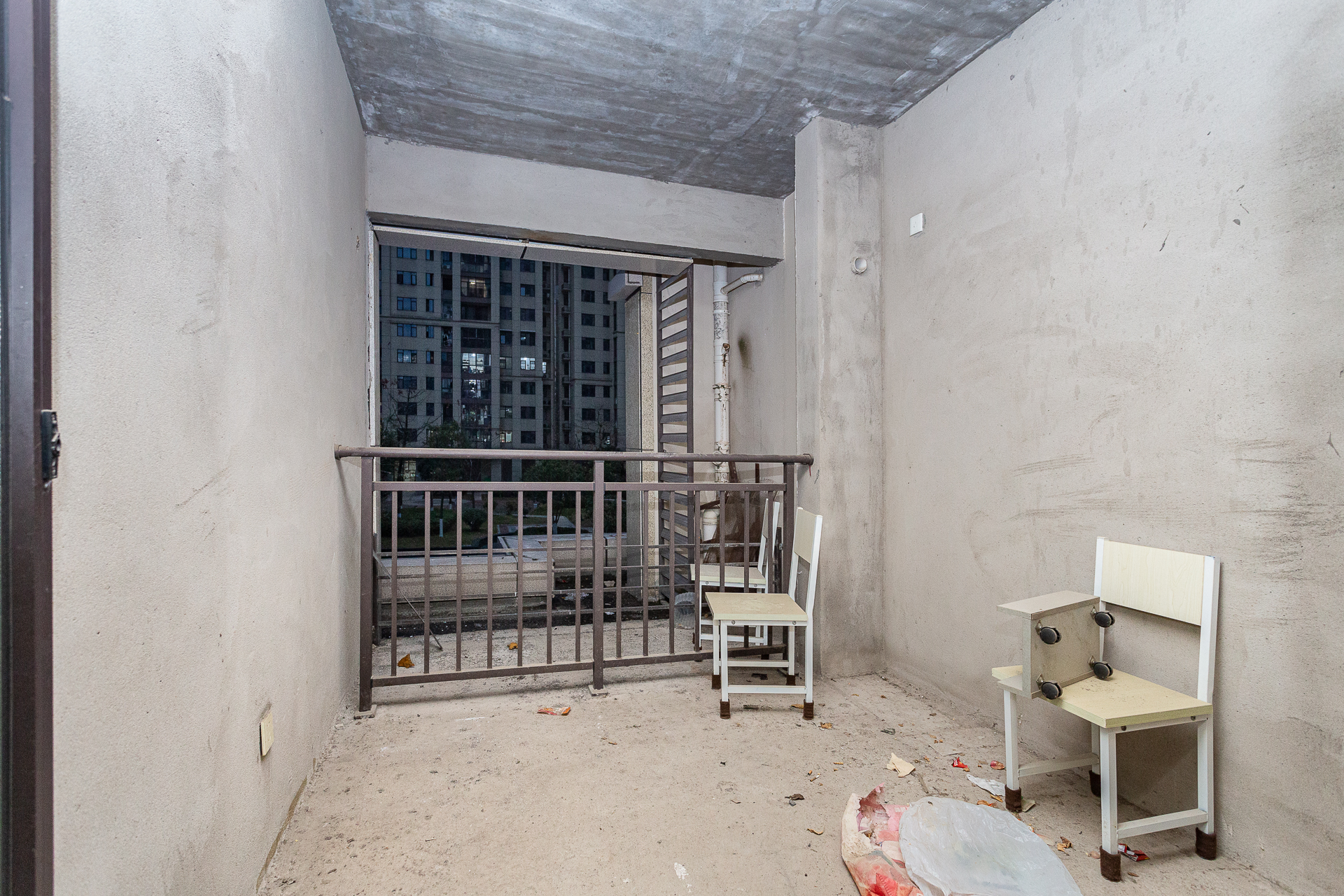 乾源国际 3室2厅2卫 80.0万 乾源国际 3室2厅2卫 80.0万卧室