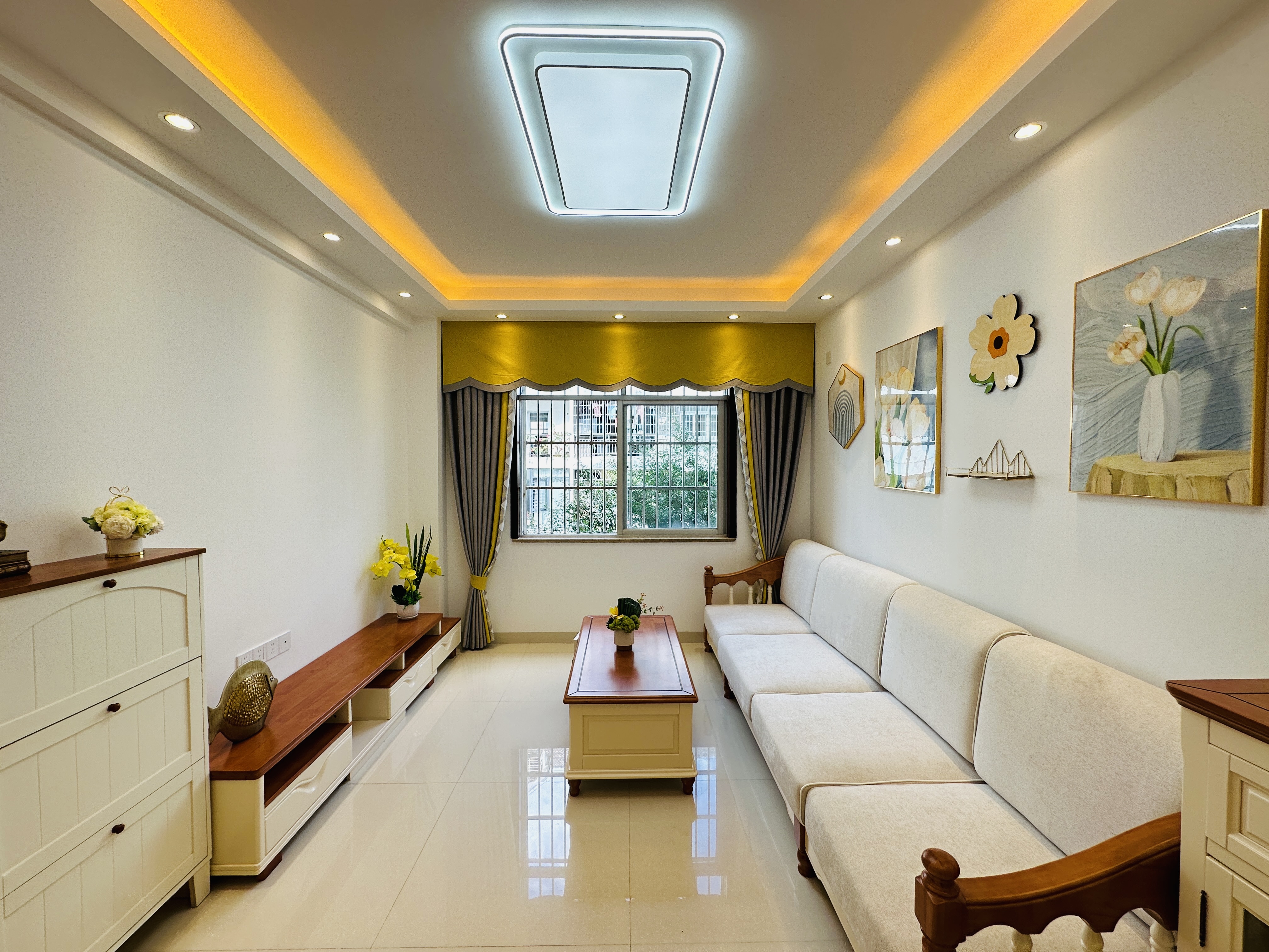 丁香家园 3室2厅1卫 127.0万 丁香家园 3室2厅1卫 127.0万客厅