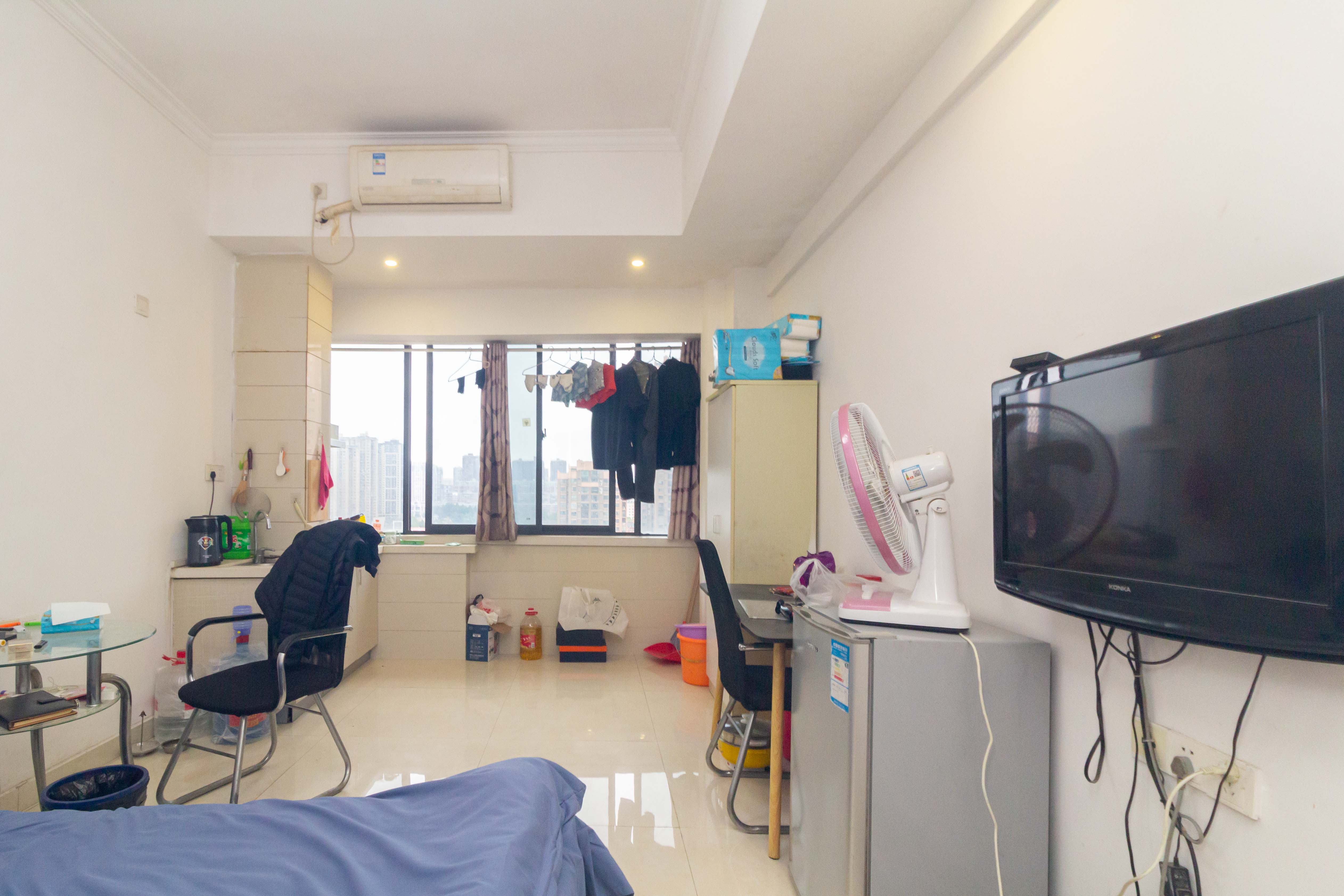 佐佑大厦  1室1厅1卫   12.80万客厅