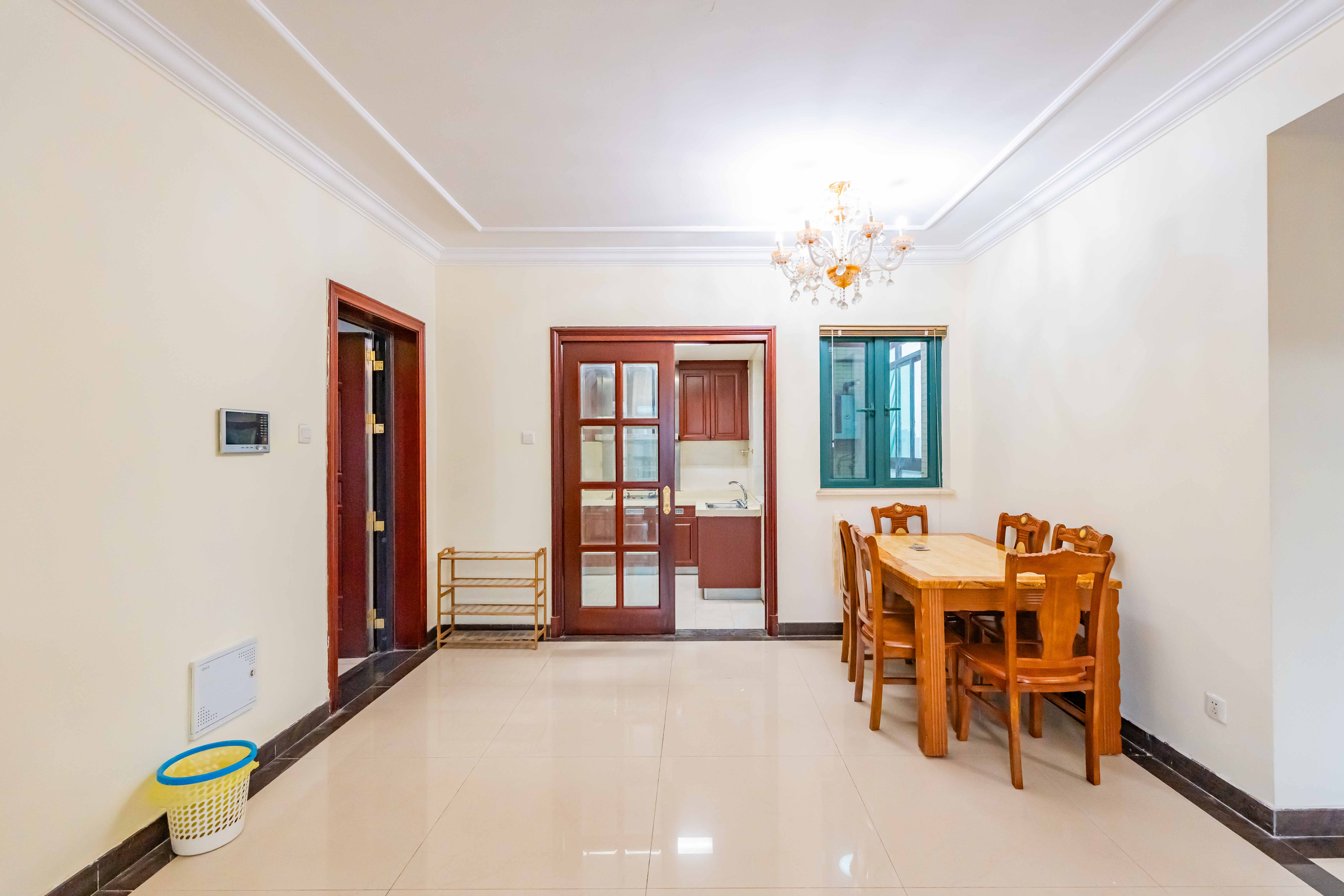 恒大雅苑  3室2厅1卫    113.0万客厅