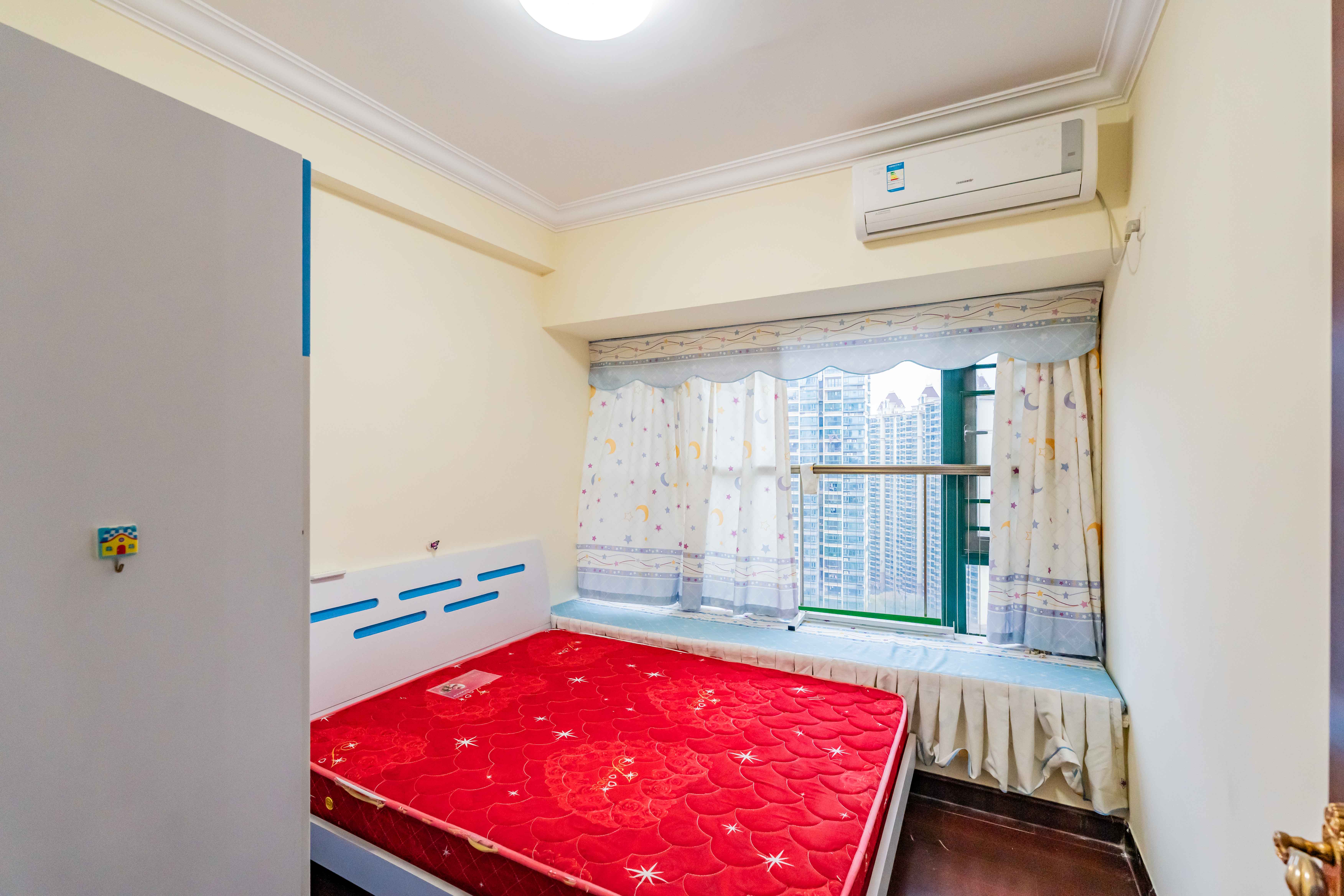 恒大雅苑  3室2厅1卫    113.0万卧室