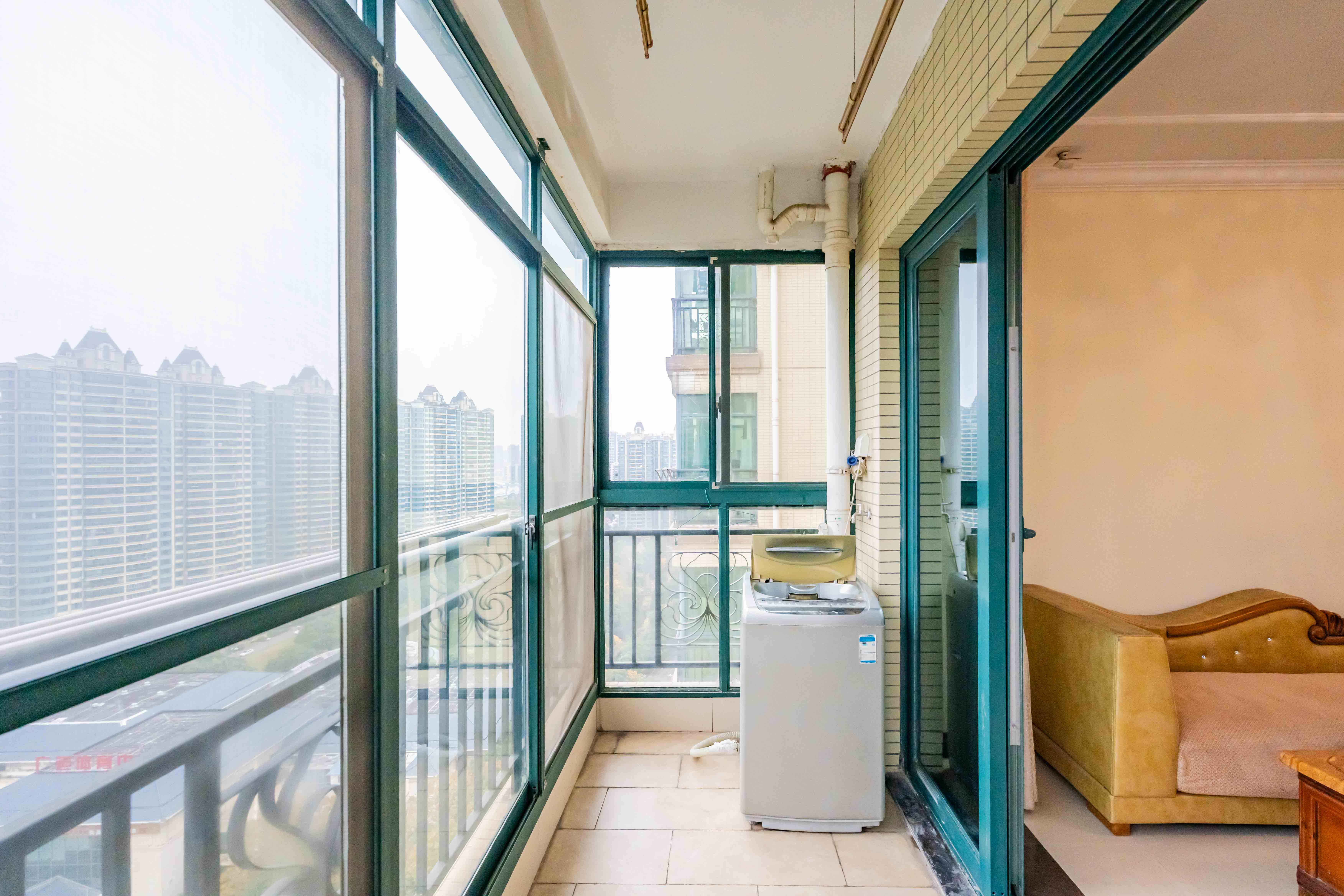 恒大雅苑  3室2厅1卫    113.0万阳台