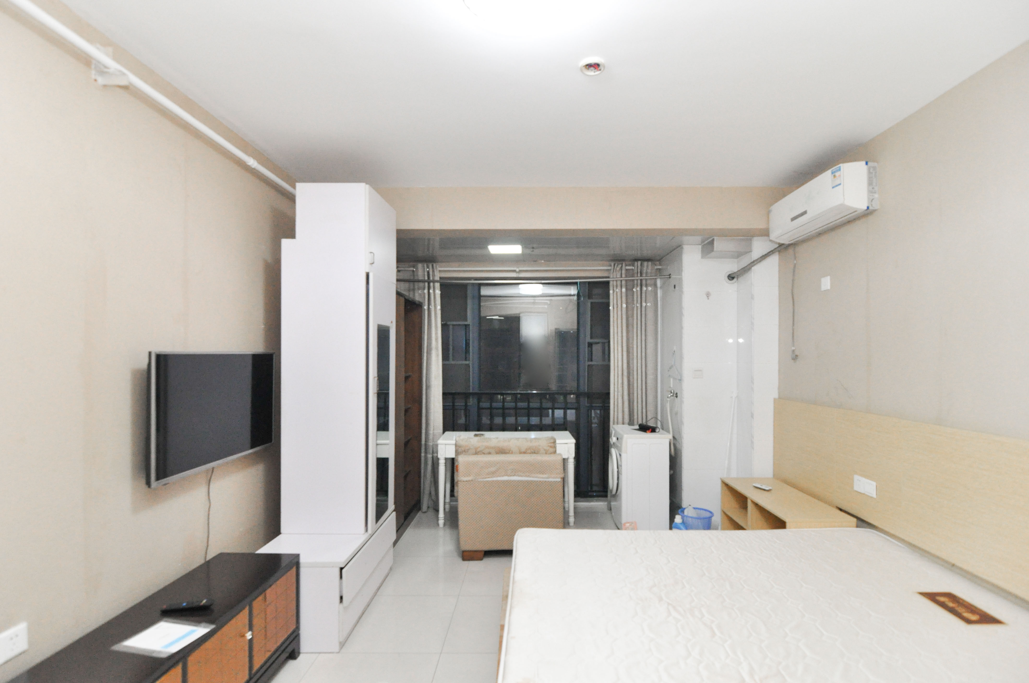 佳兴国际汇 1室1厅1卫 25.8万 佳兴国际汇 1室1厅1卫 25.8万客厅