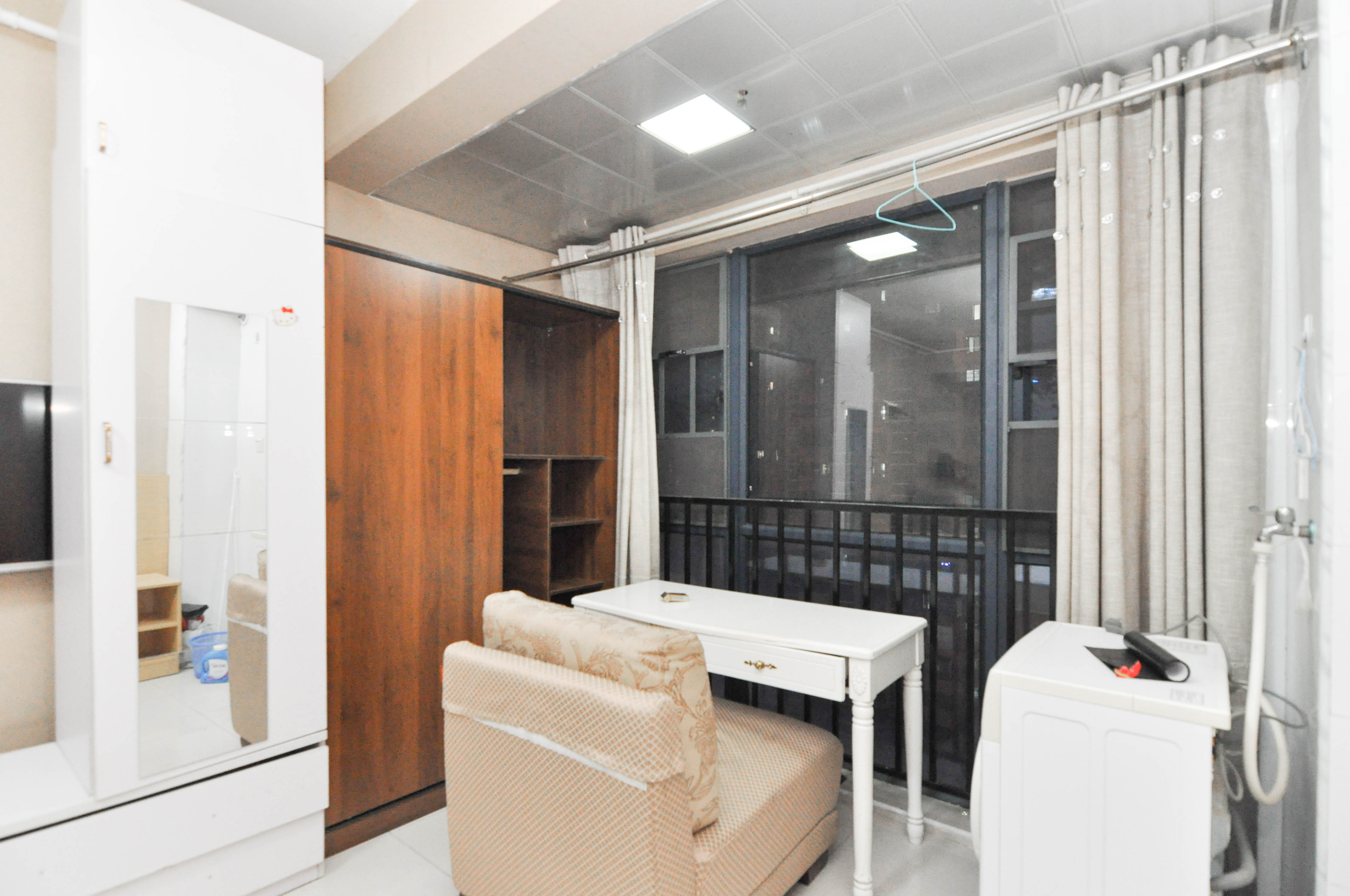 佳兴国际汇 1室1厅1卫 25.8万 佳兴国际汇 1室1厅1卫 25.8万客厅