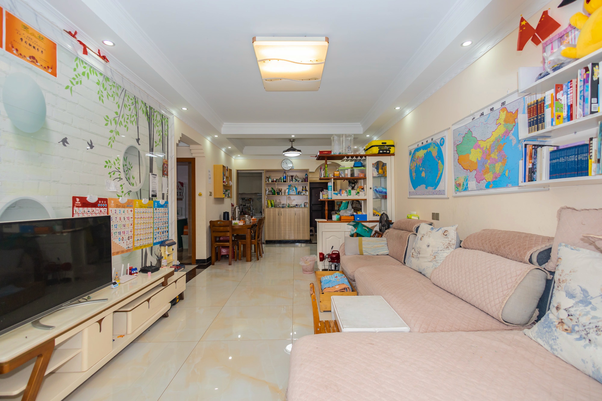 恒基凯旋门三期  2室2厅1卫    64.8万 恒基凯旋门三期  2室2厅1卫    64.8万客厅