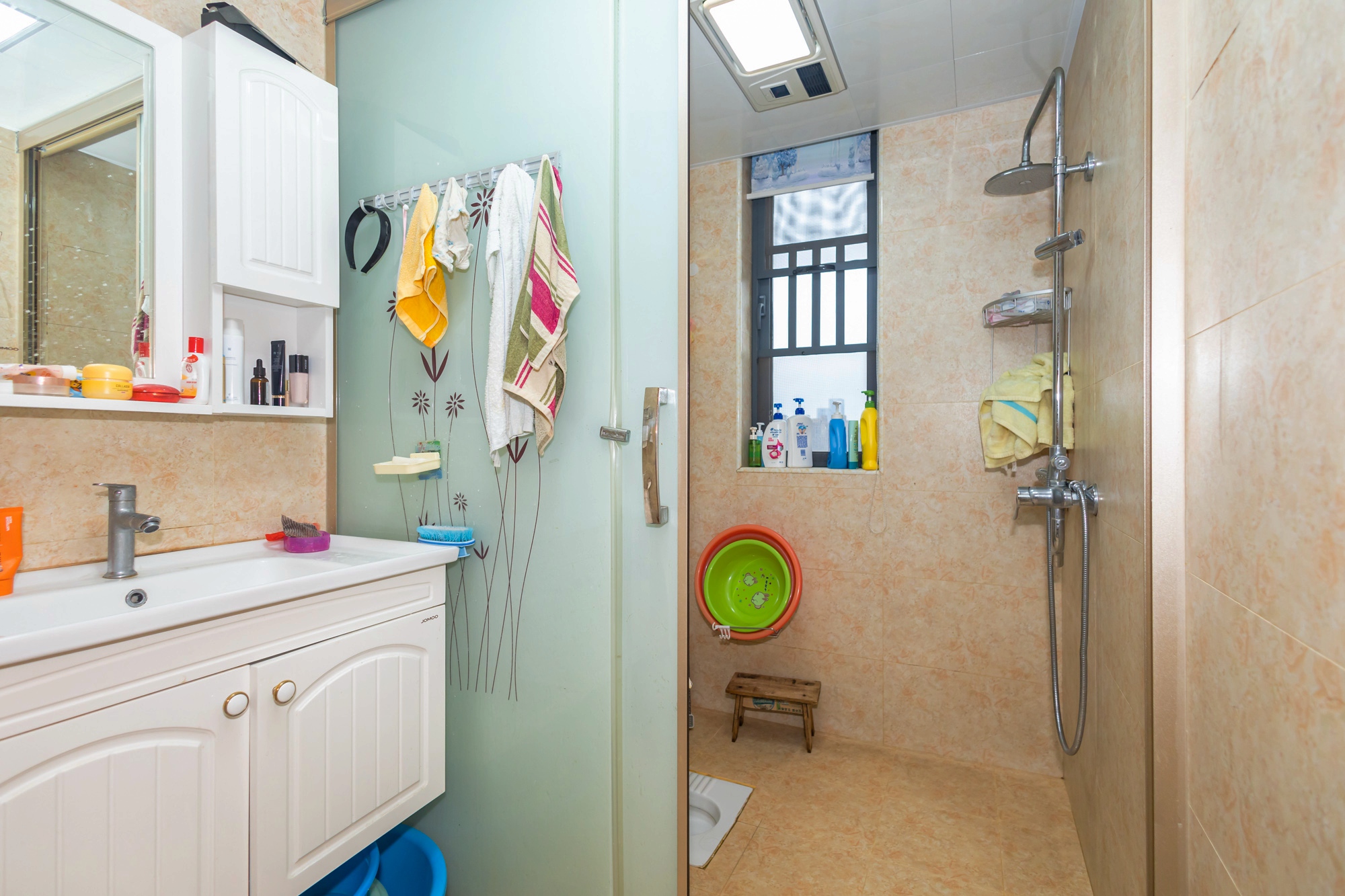 恒基凯旋门三期  2室2厅1卫    64.8万 恒基凯旋门三期  2室2厅1卫    64.8万卫生间