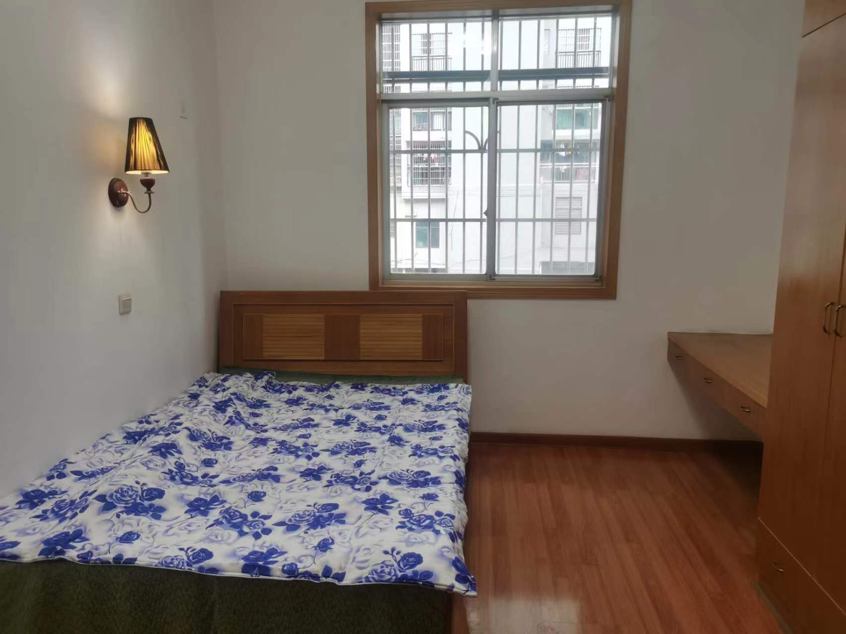 东城家园一期 2室2厅1卫 32.8万 东城家园一期 2室2厅1卫 32.8万室内图