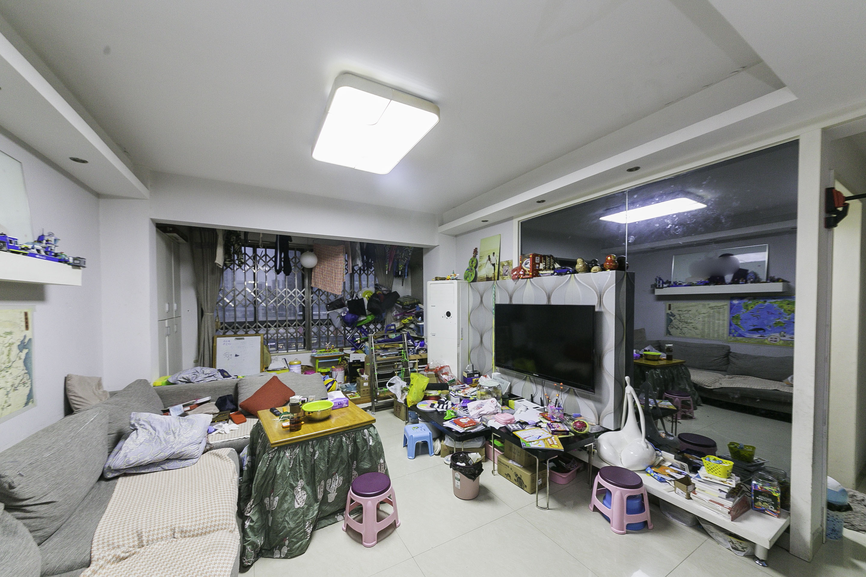高升金典  3室2厅2卫   83.00万客厅