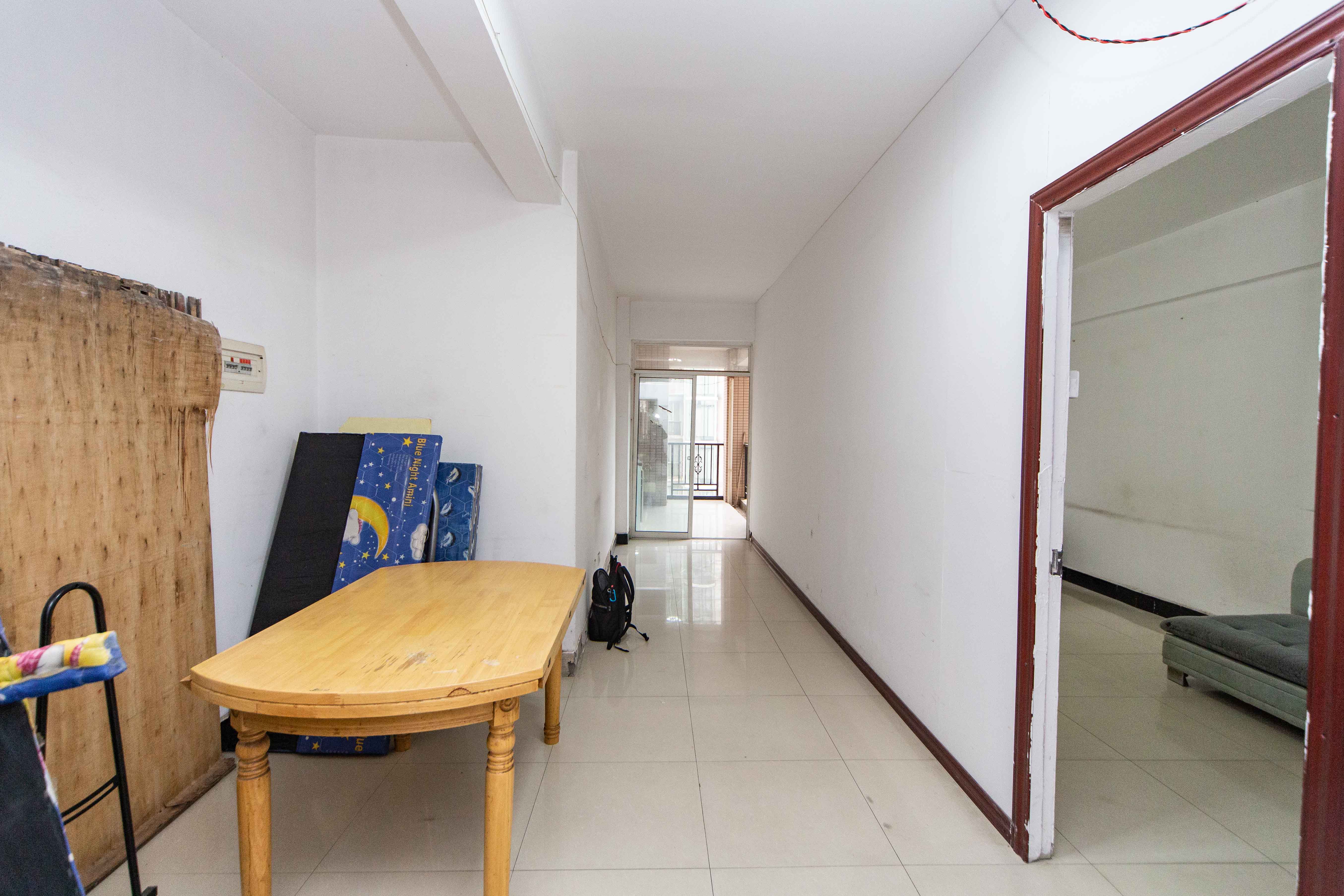 城市山水豪园(山水城市风景)  3室2厅2卫    110.0万 城市山水豪园(山水城市风景)  3室2厅2卫    110.0万客厅