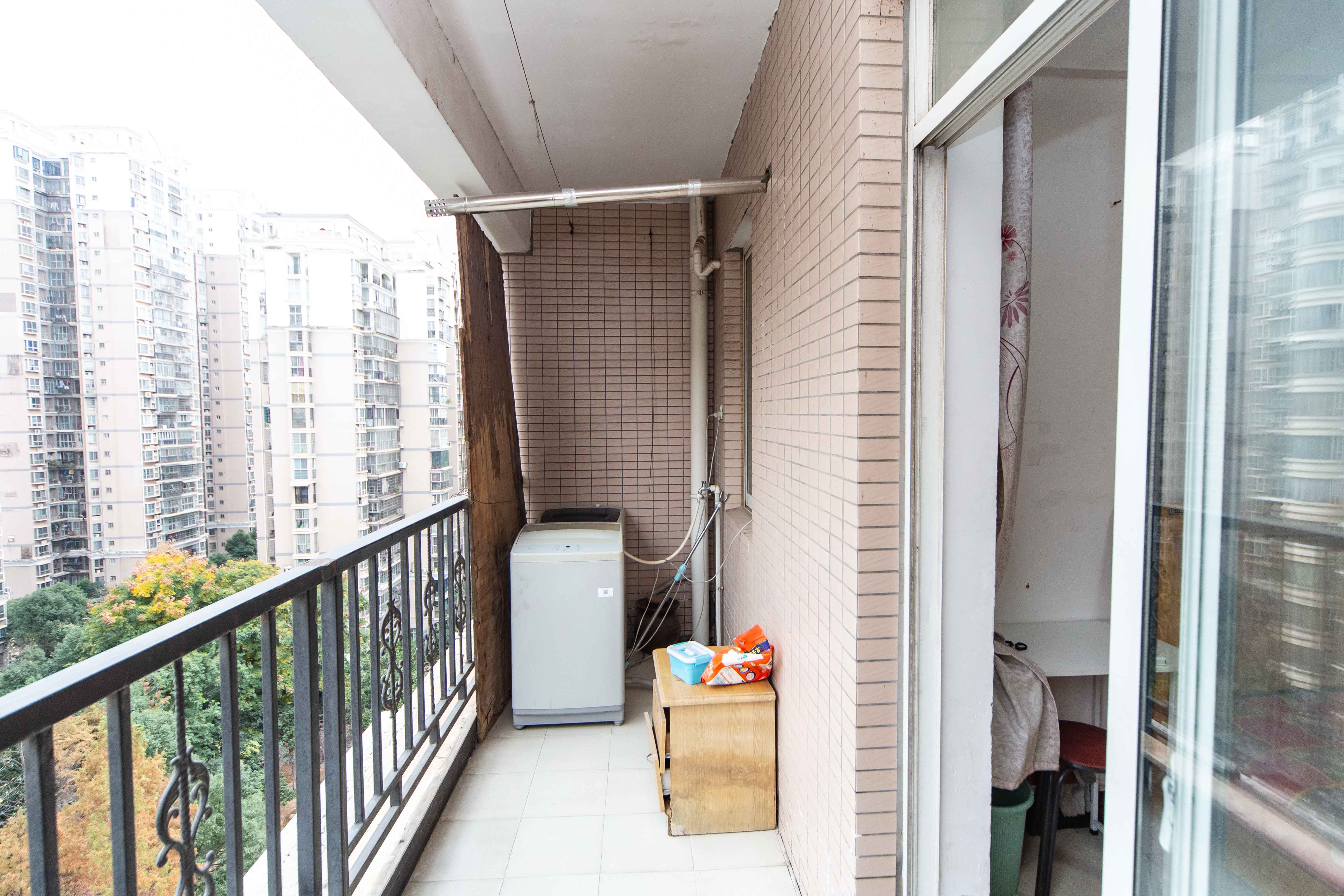 城市山水豪园(山水城市风景)  3室2厅2卫    110.0万 城市山水豪园(山水城市风景)  3室2厅2卫    110.0万阳台