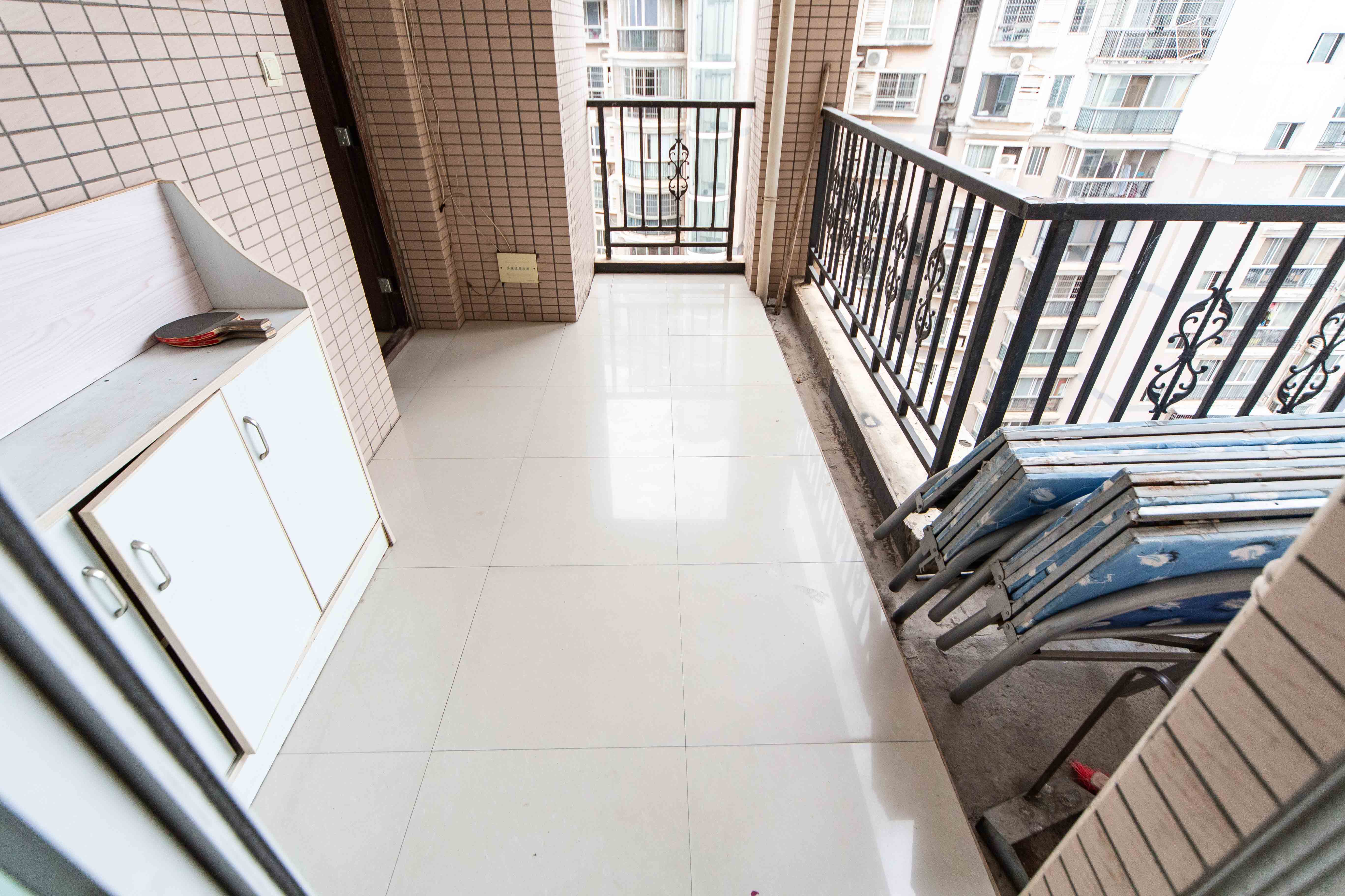 城市山水豪园(山水城市风景)  3室2厅2卫    110.0万 城市山水豪园(山水城市风景)  3室2厅2卫    110.0万阳台