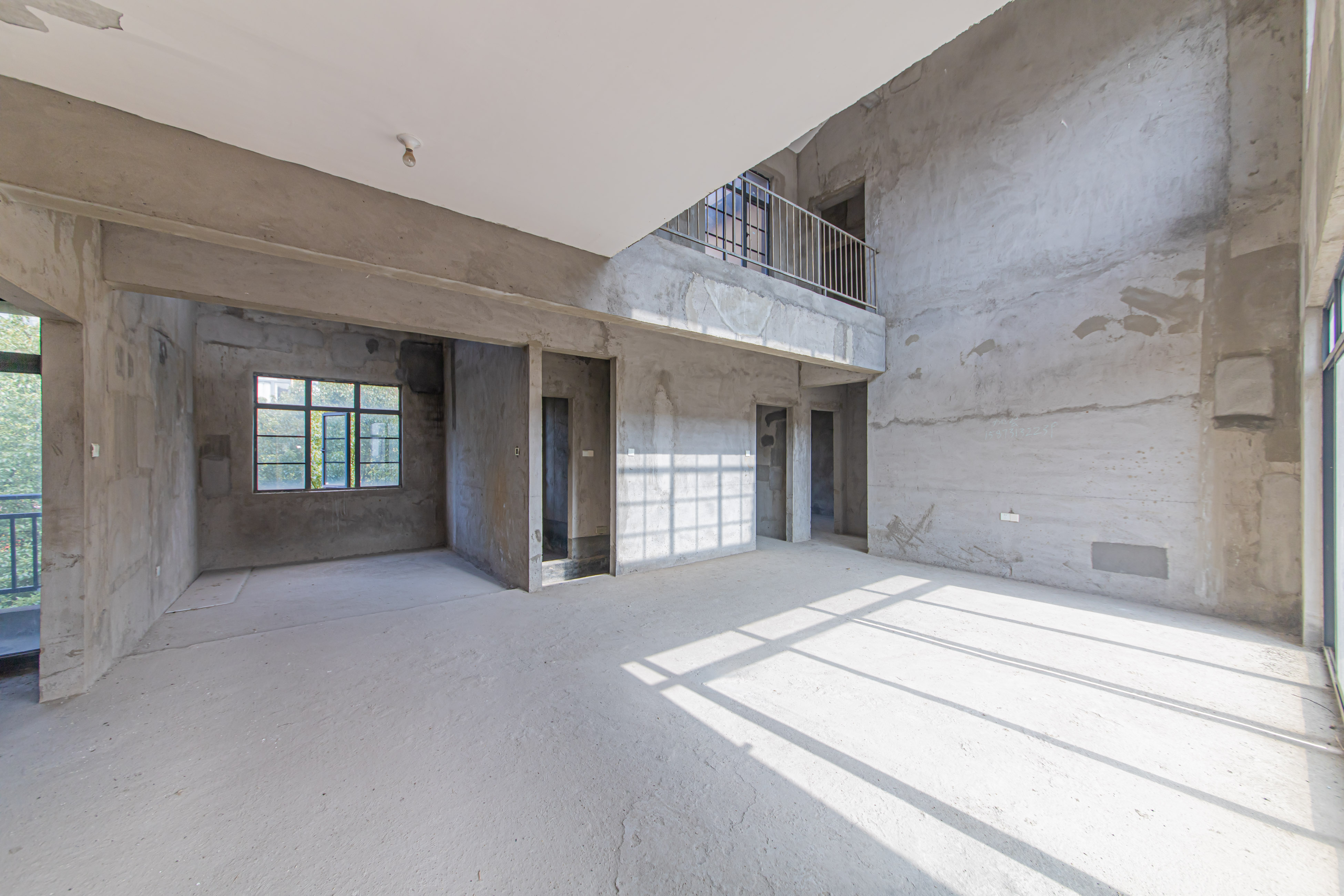 中建芙蓉和苑  5室2厅3卫   467.00万