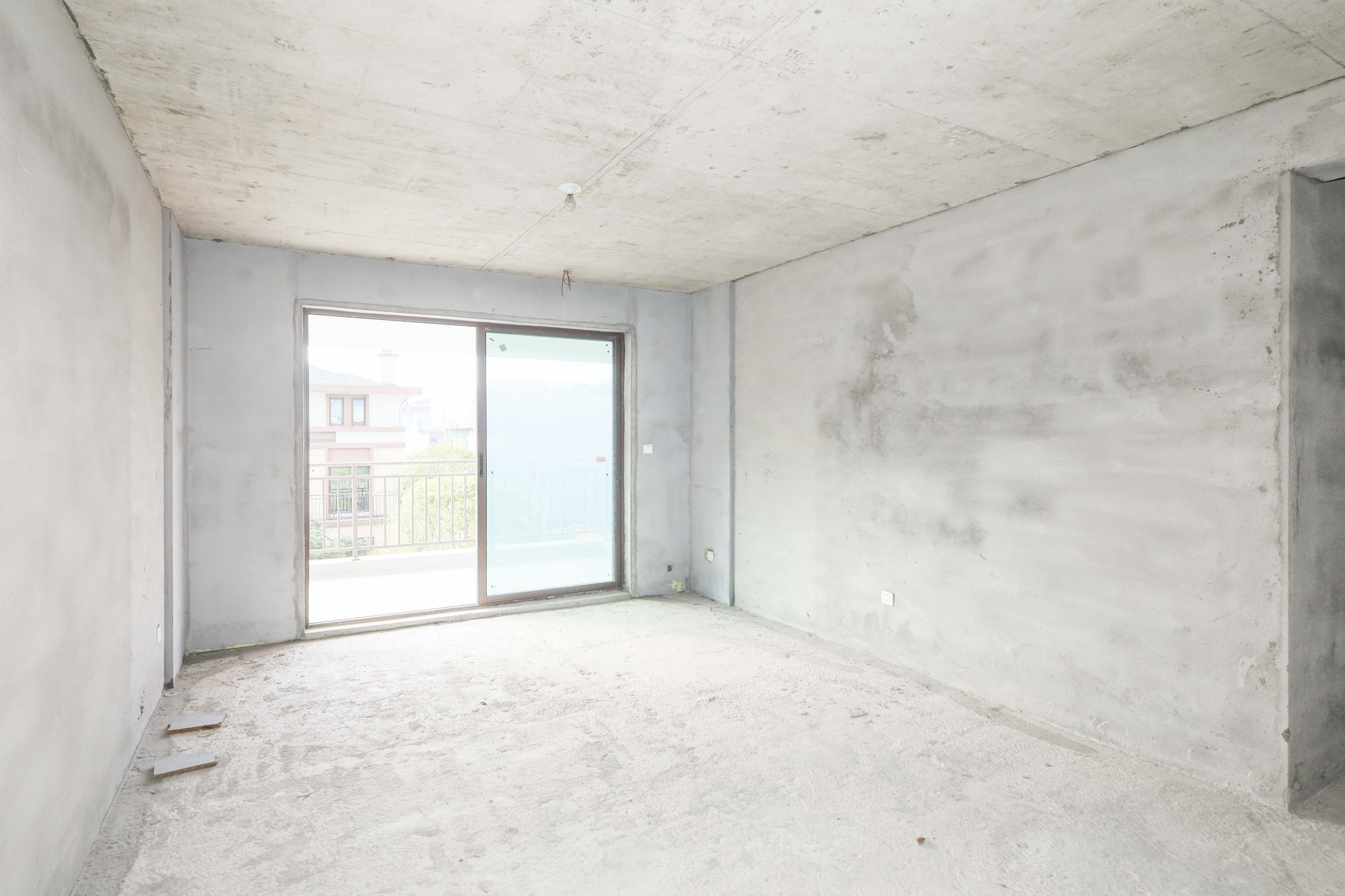 西湖御苑 4室2厅2卫 71.5万 西湖御苑 4室2厅2卫 71.5万客厅