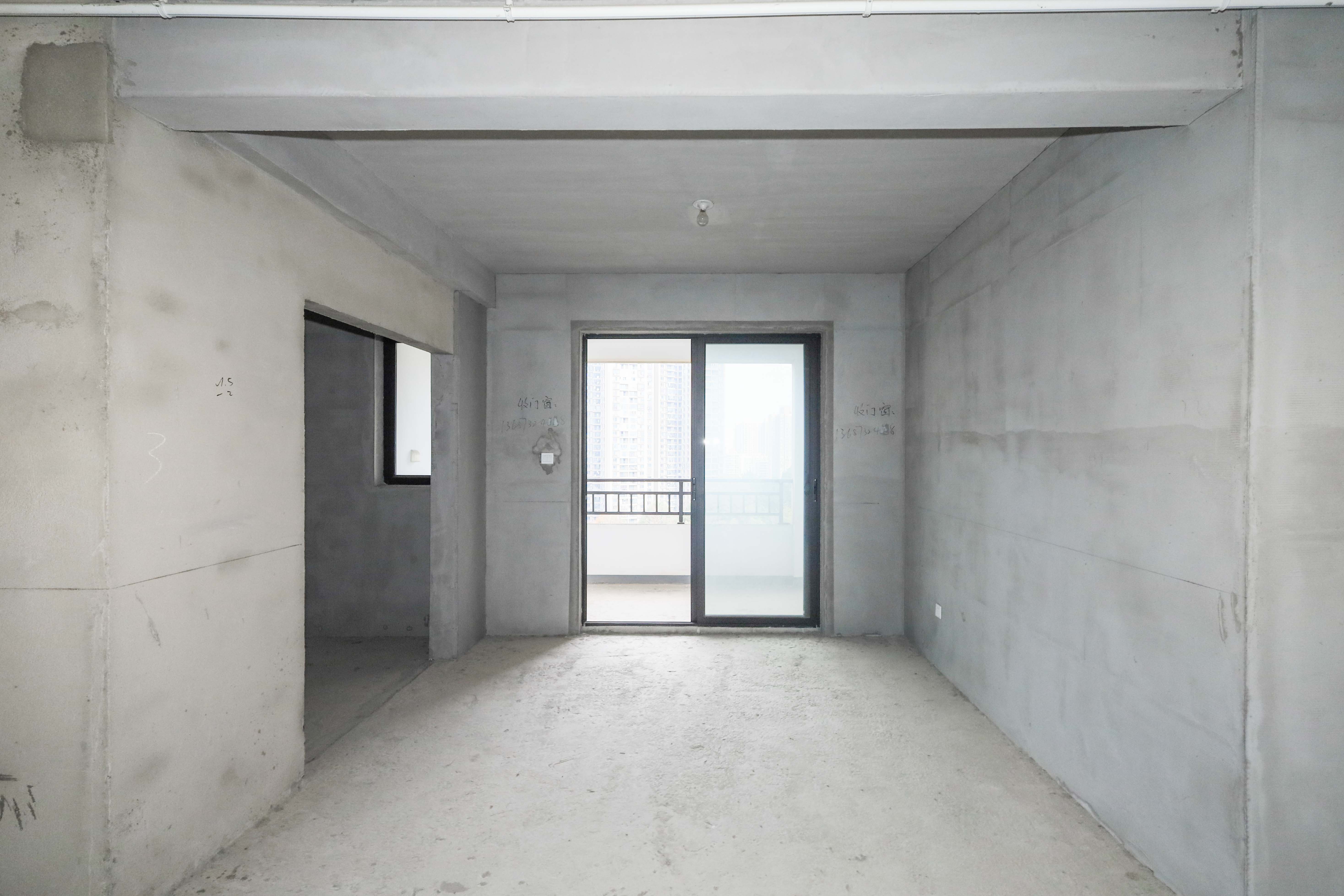 惠天然梅岭国际  5室2厅2卫    258.0万其他