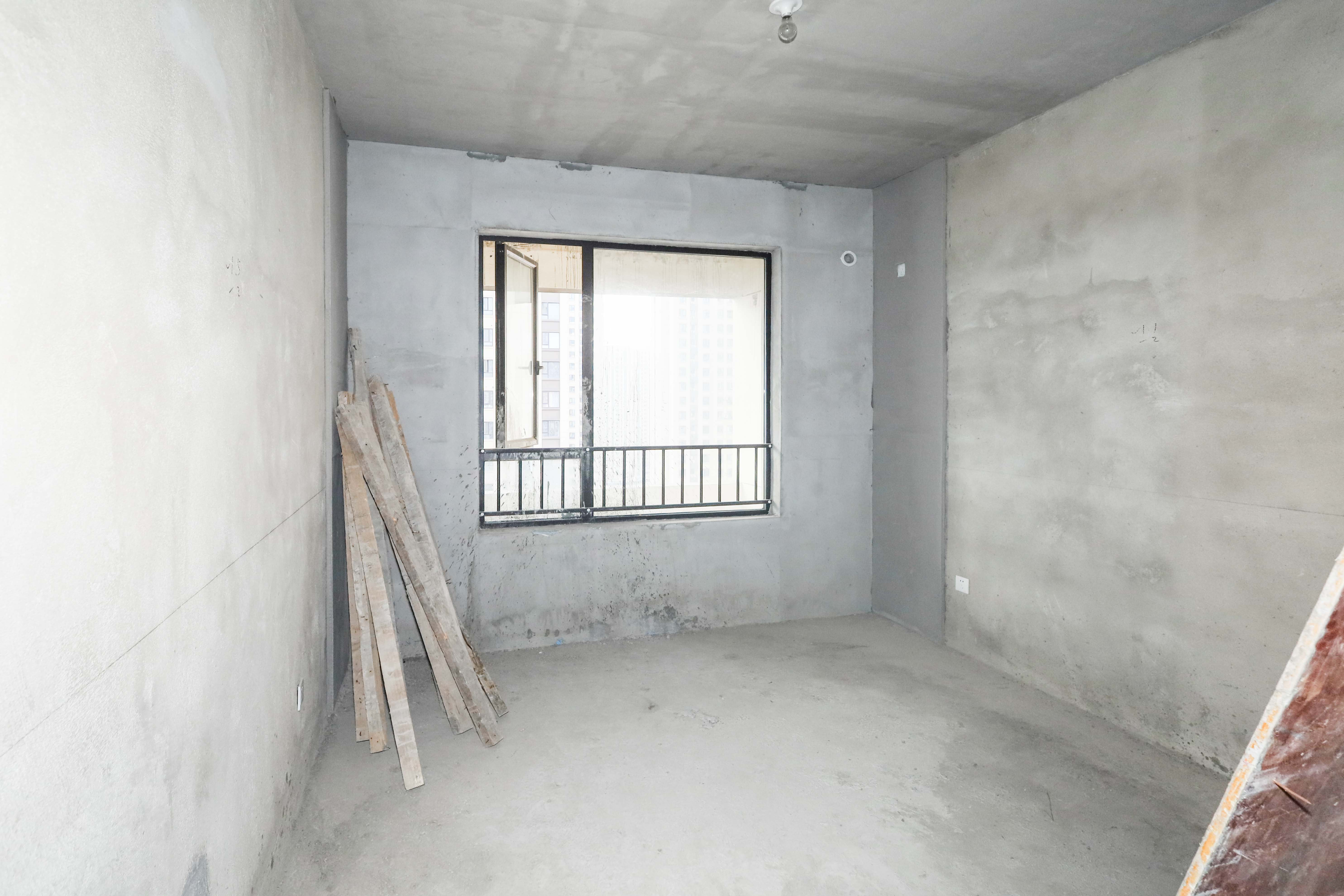 惠天然梅岭国际  5室2厅2卫    258.0万卧室