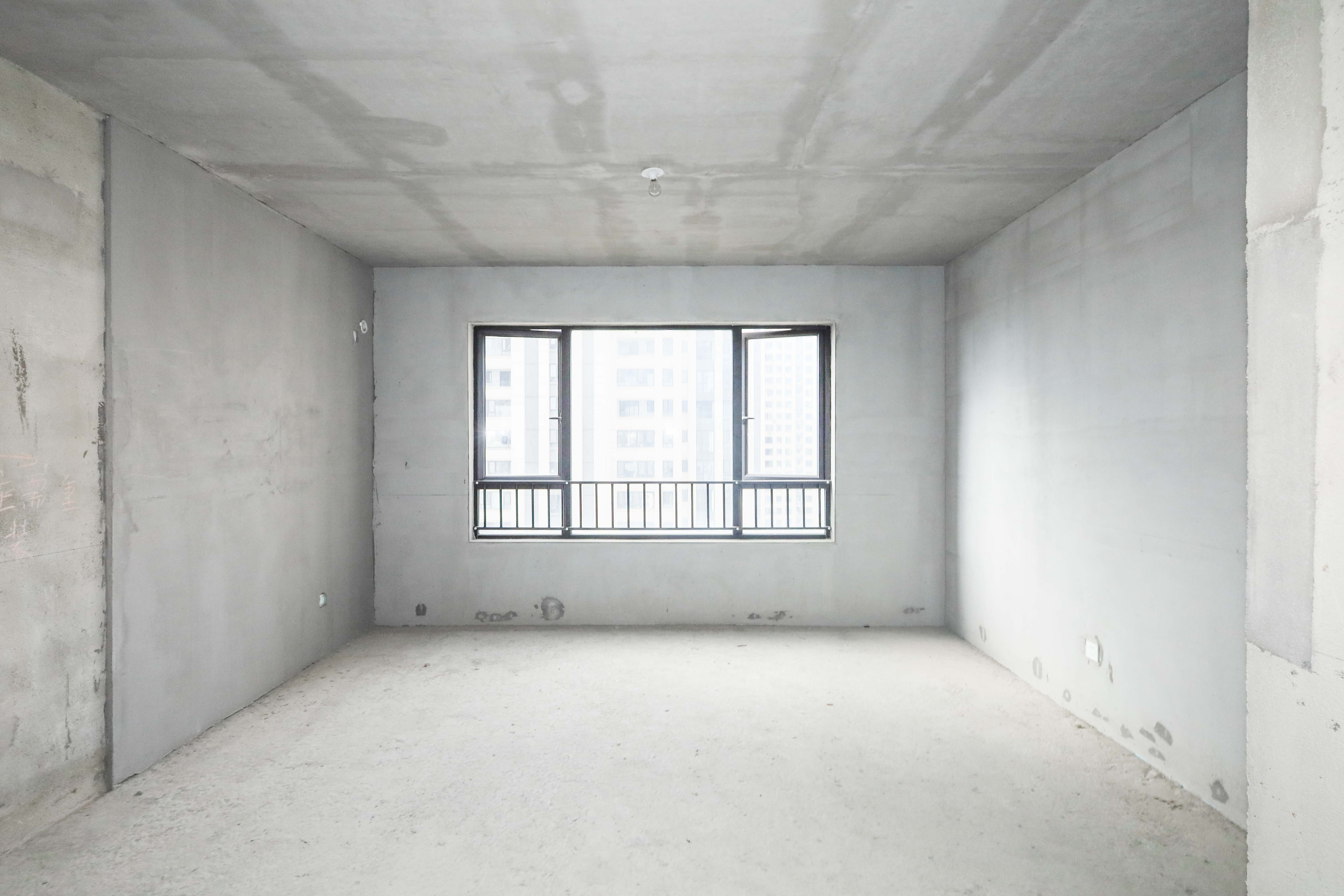 惠天然梅岭国际  5室2厅2卫    258.0万卧室