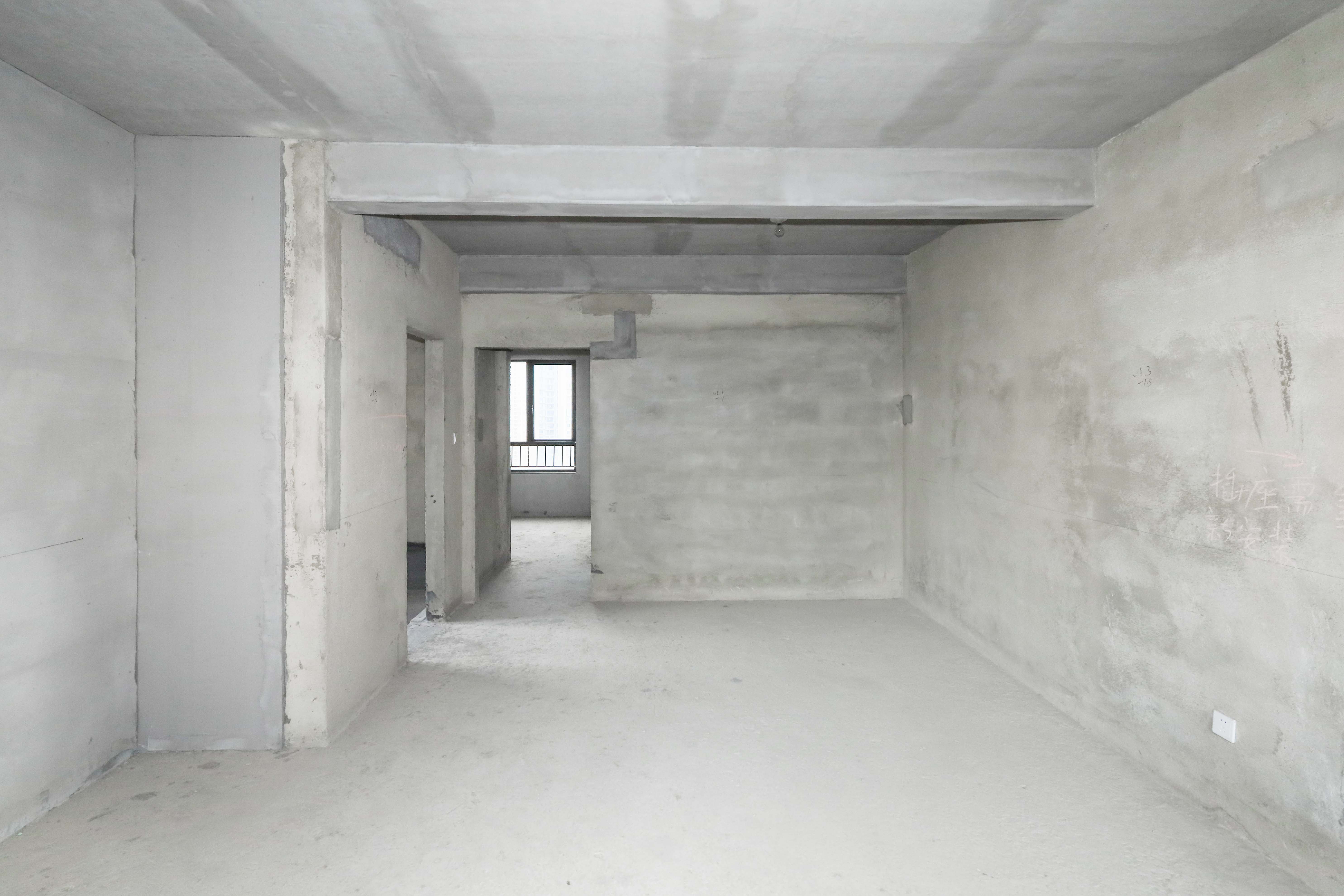 惠天然梅岭国际  5室2厅2卫    258.0万卧室