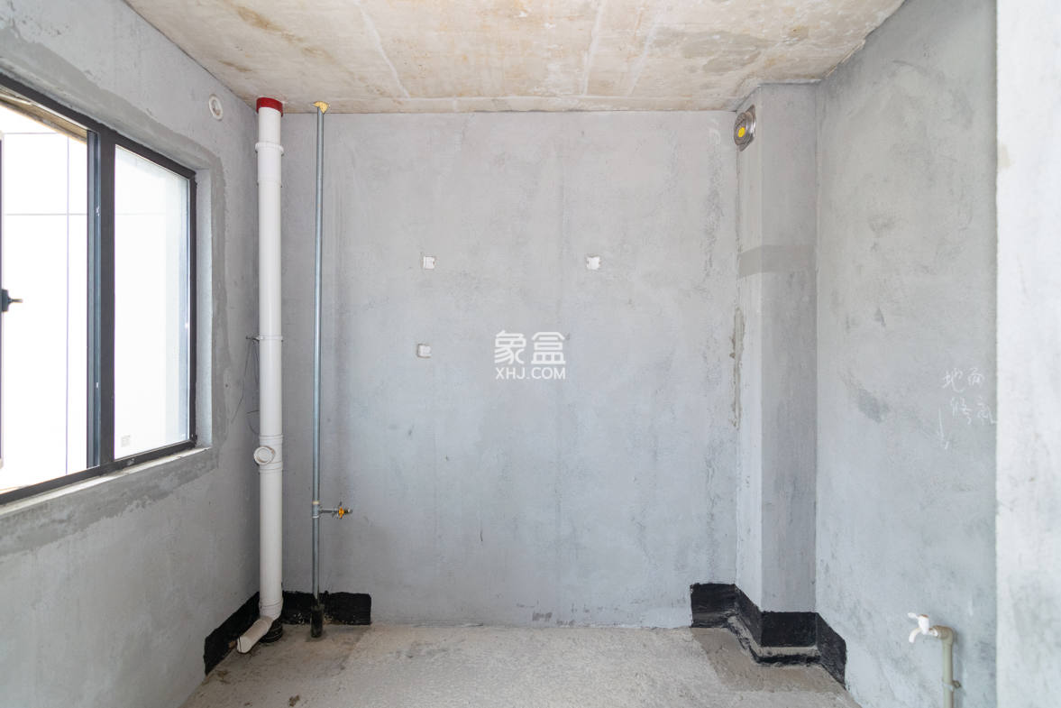 润和谷山郡(悦禧山庄水榭花都) 5室2厅2卫 149.0万 润和谷山郡(悦禧山庄水榭花都) 5室2厅2卫 149.0万厨房