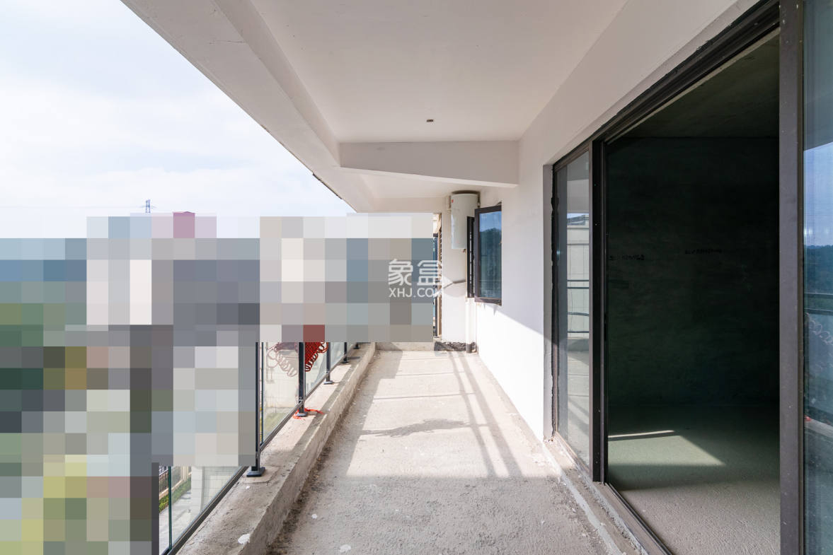 润和谷山郡(悦禧山庄水榭花都) 5室2厅2卫 149.0万 润和谷山郡(悦禧山庄水榭花都) 5室2厅2卫 149.0万阳台