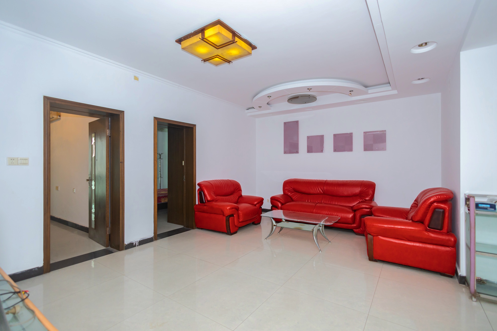 中南汽车世界  3室2厅2卫    45.0万 中南汽车世界  3室2厅2卫    45.0万客厅