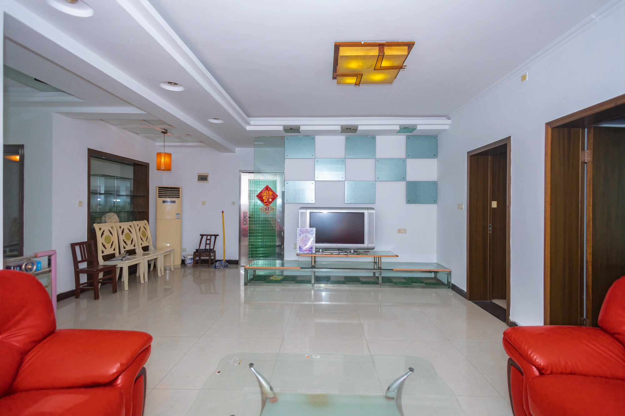 中南汽车世界  3室2厅2卫    45.0万 中南汽车世界  3室2厅2卫    45.0万客厅