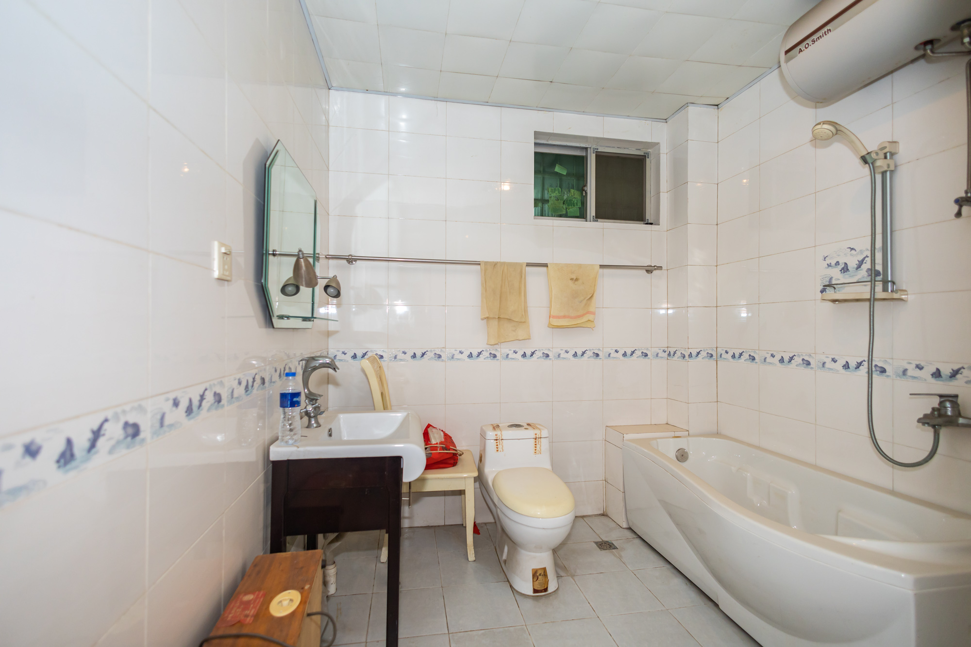 中南汽车世界  3室2厅2卫    45.0万 中南汽车世界  3室2厅2卫    45.0万卫生间