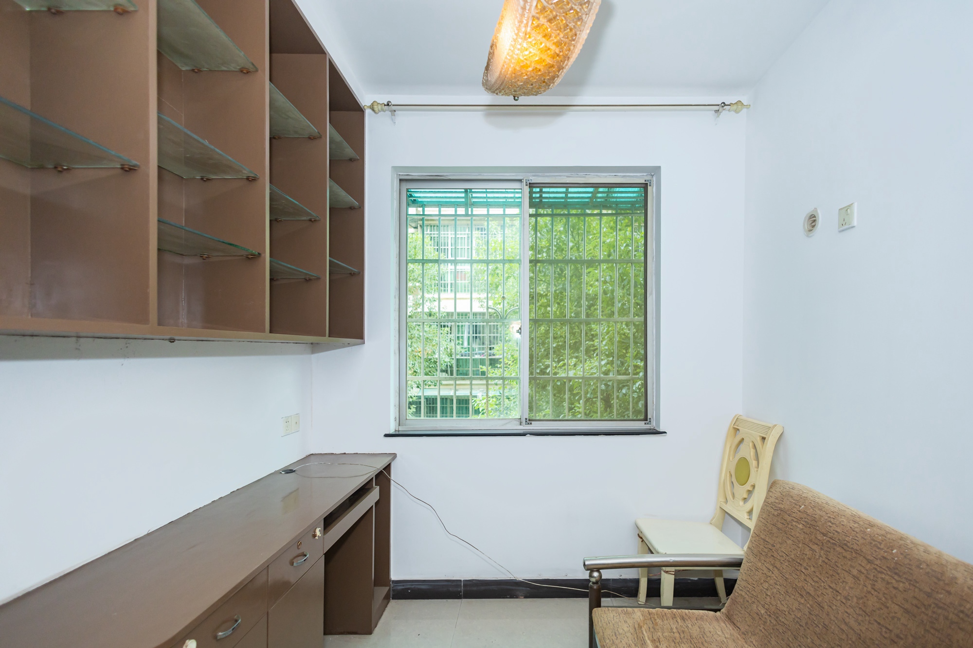 中南汽车世界  3室2厅2卫    45.0万 中南汽车世界  3室2厅2卫    45.0万卧室