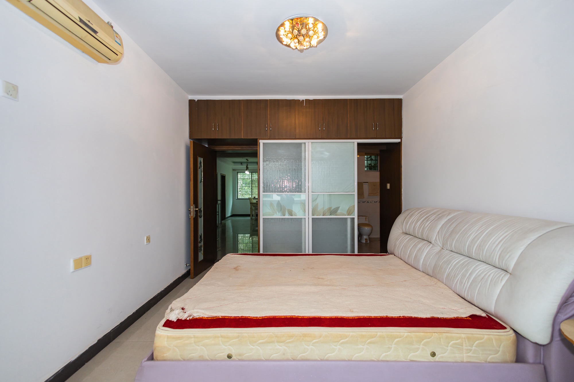 中南汽车世界  3室2厅2卫    45.0万 中南汽车世界  3室2厅2卫    45.0万卧室