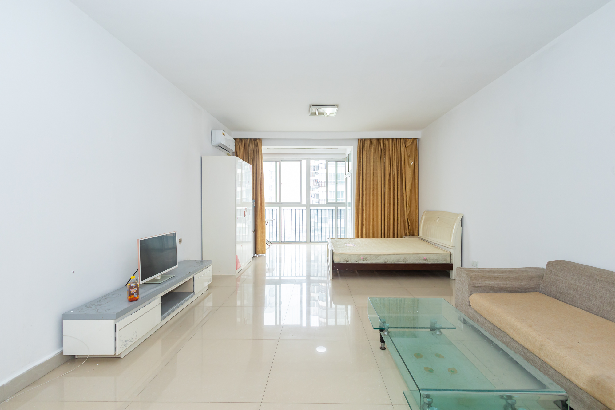 开源鑫景  1室1厅1卫    36.0万 开源鑫景  1室1厅1卫    36.0万客厅