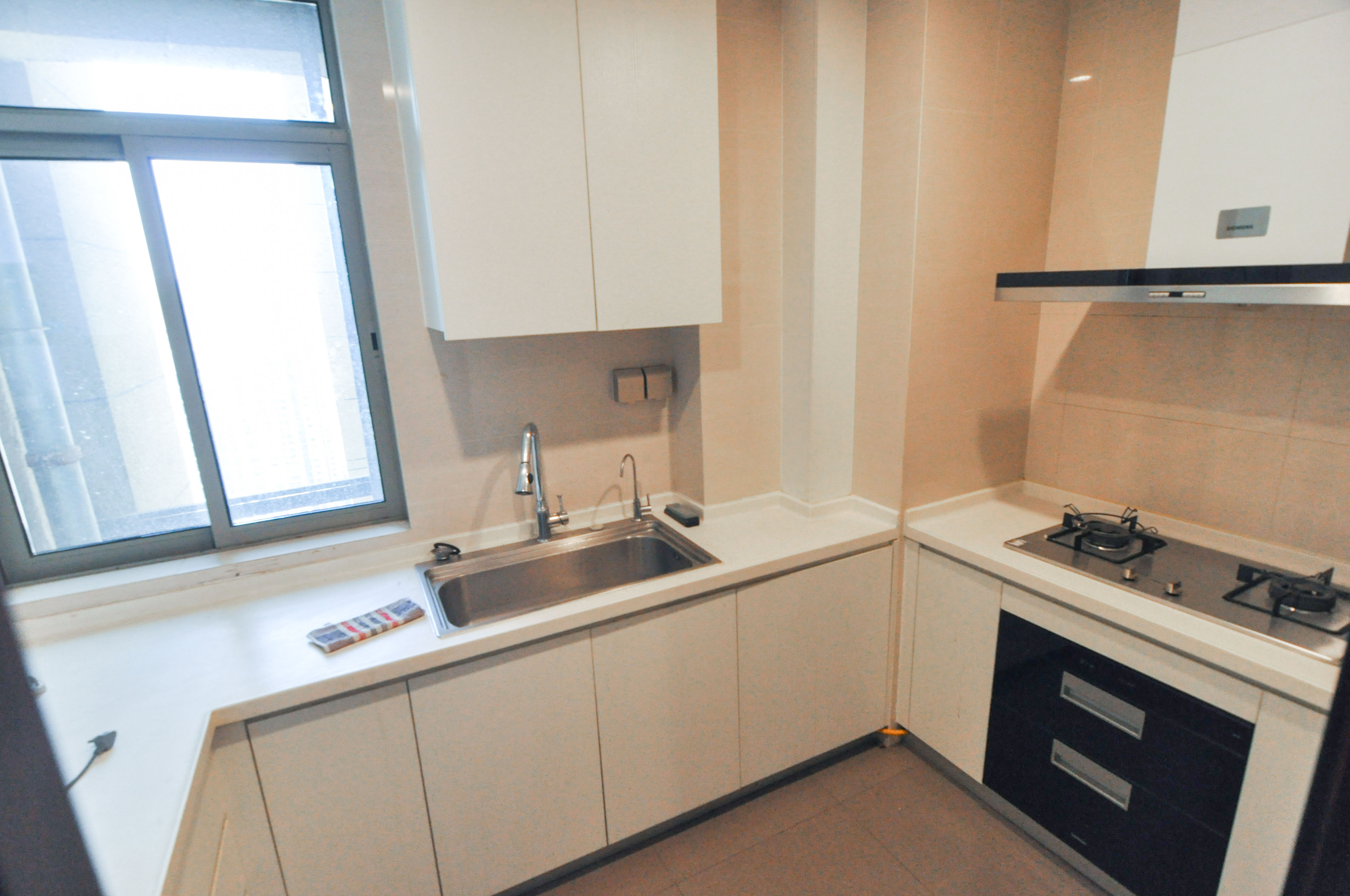 梅溪湖金茂府(金茂广场)(金茂览秀城) 3室2厅2卫 220.0万 梅溪湖金茂府(金茂广场)(金茂览秀城) 3室2厅2卫 220.0万厨房