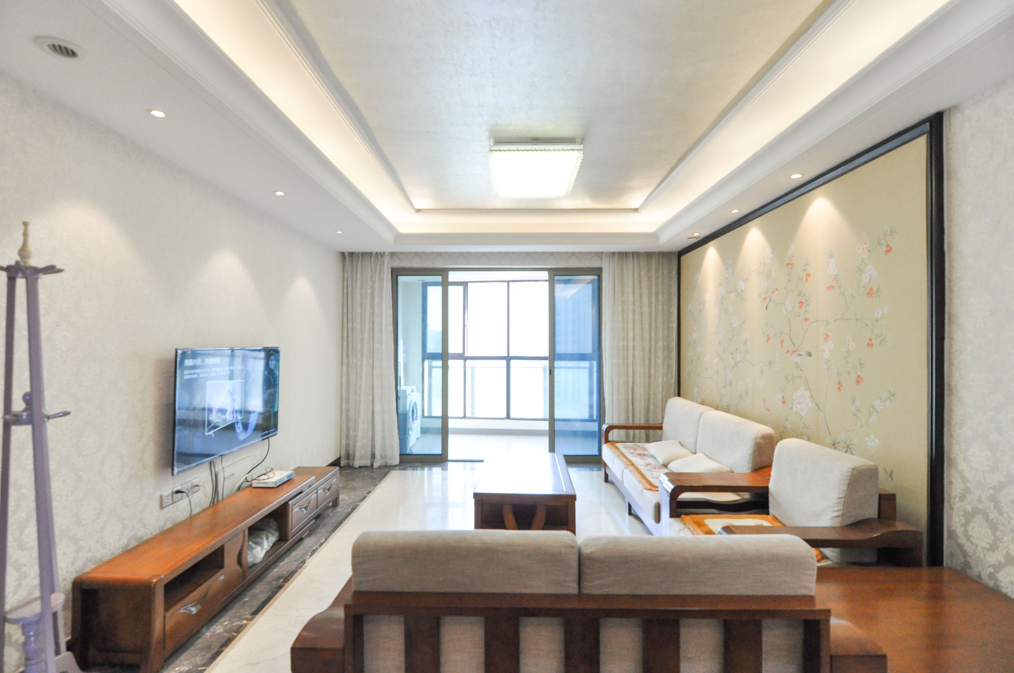 梅溪湖金茂府(金茂广场)(金茂览秀城) 3室2厅2卫 220.0万 梅溪湖金茂府(金茂广场)(金茂览秀城) 3室2厅2卫 220.0万客厅